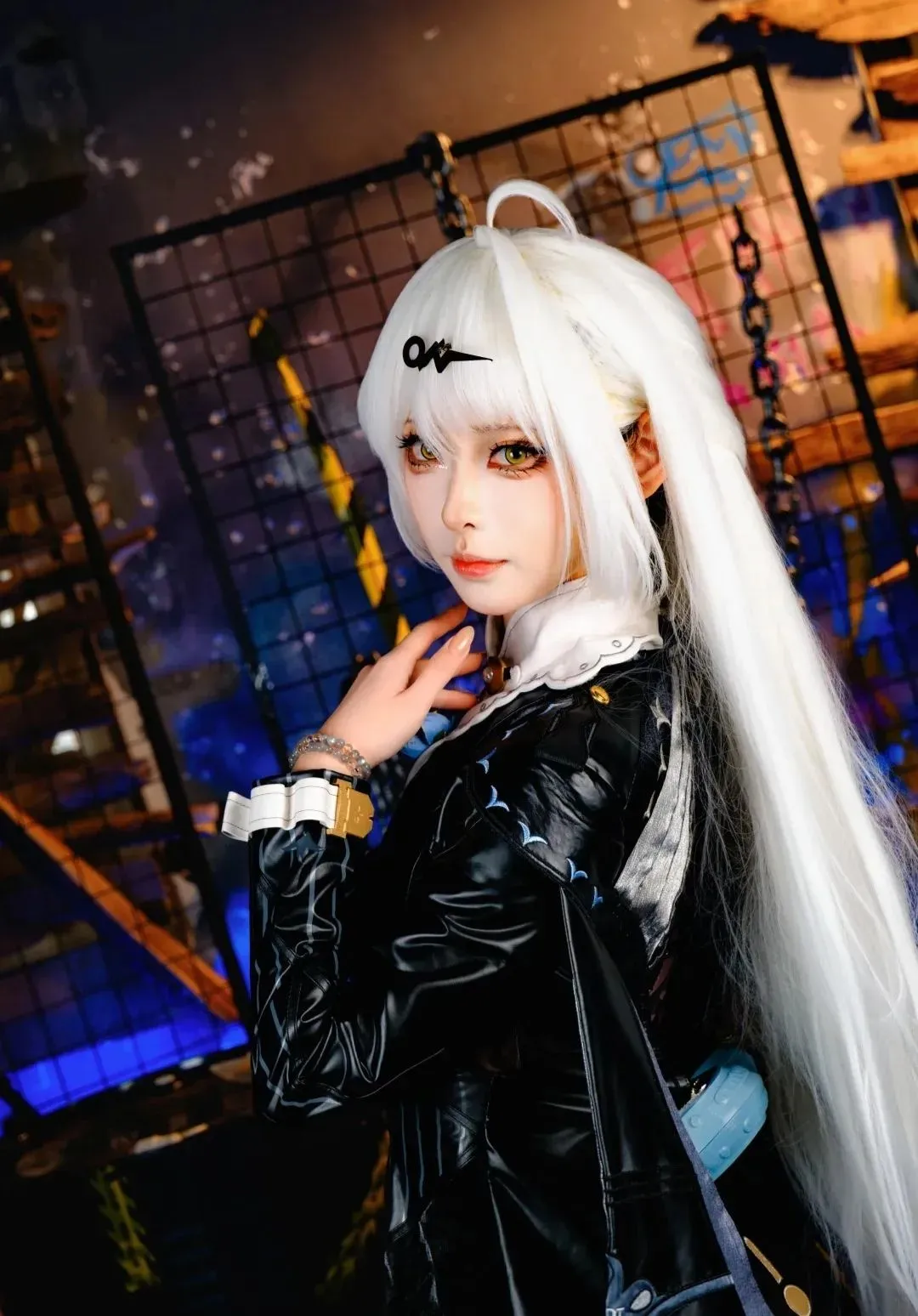 【仪玄cos】绝区零工业风片场，冷艳战衣记录 - 第 11 张