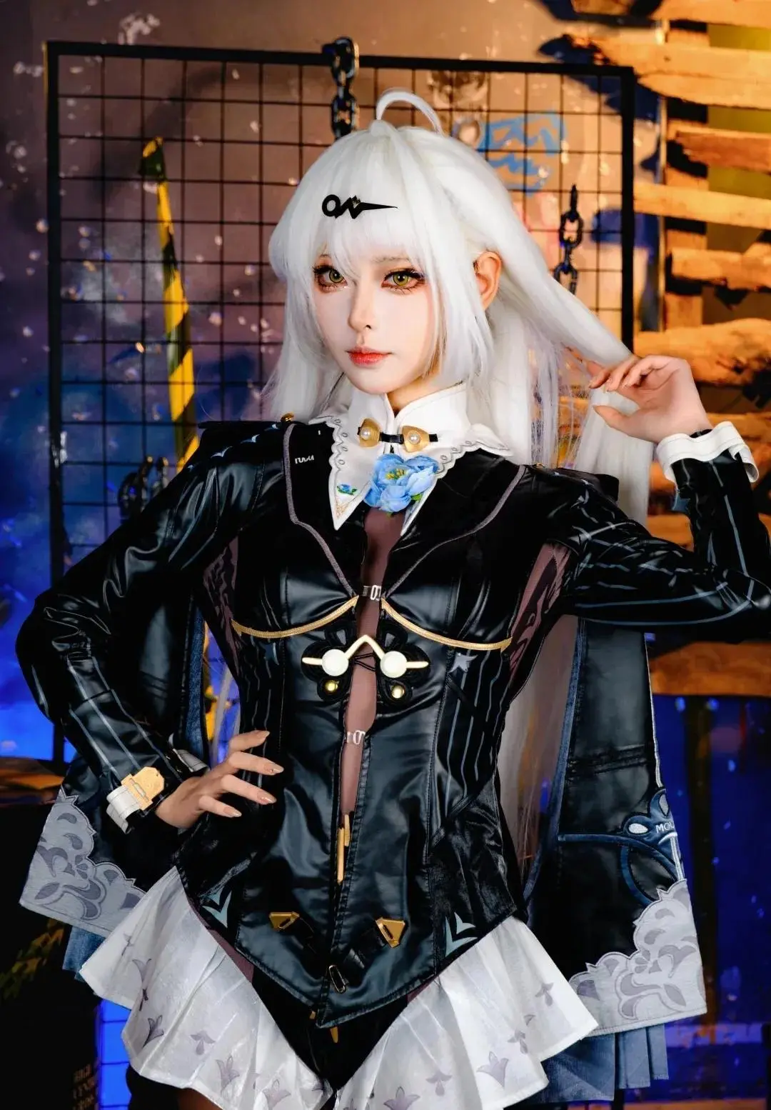 【仪玄cos】绝区零工业风片场，冷艳战衣记录 - 第 12 张