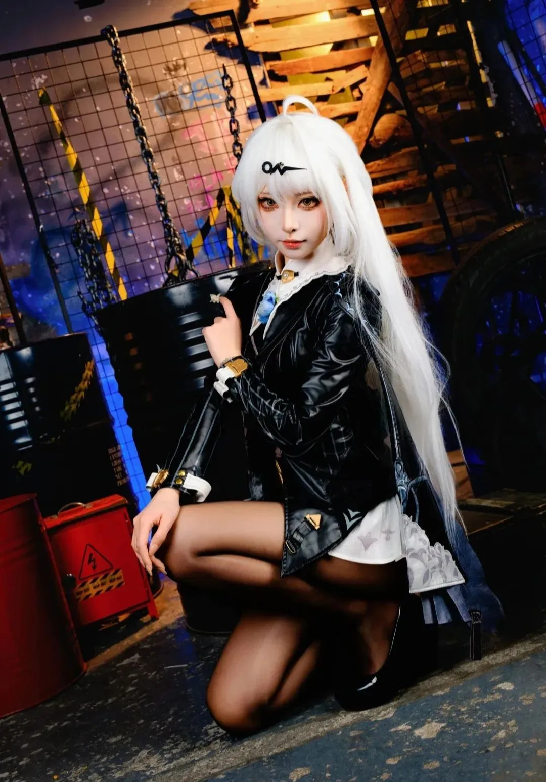 【仪玄cos】绝区零工业风片场，冷艳战衣记录 - 第 13 张