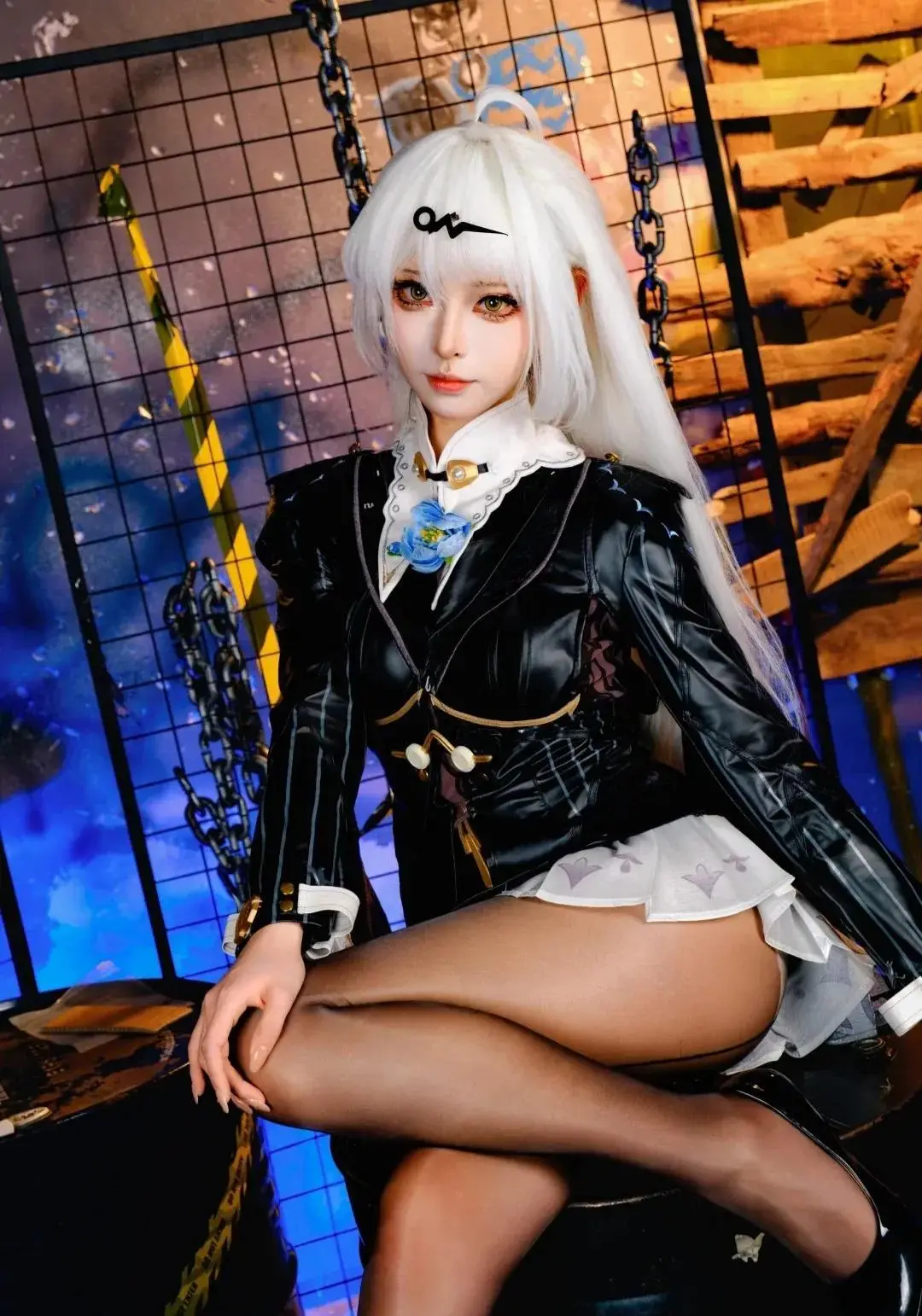 【仪玄cos】绝区零工业风片场，冷艳战衣记录 - 第 4 张
