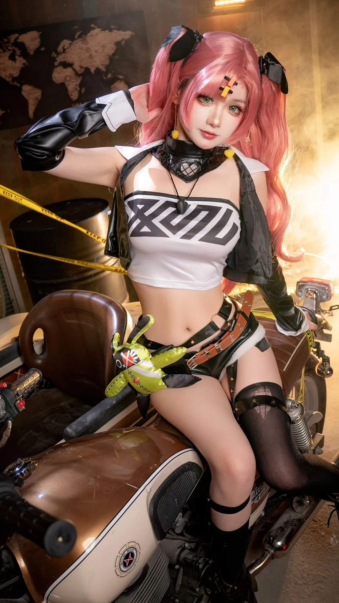 [Nico cosplay] Zenless Zone Zero black Stockings Biker style, Nicole's street attitude - Image 4