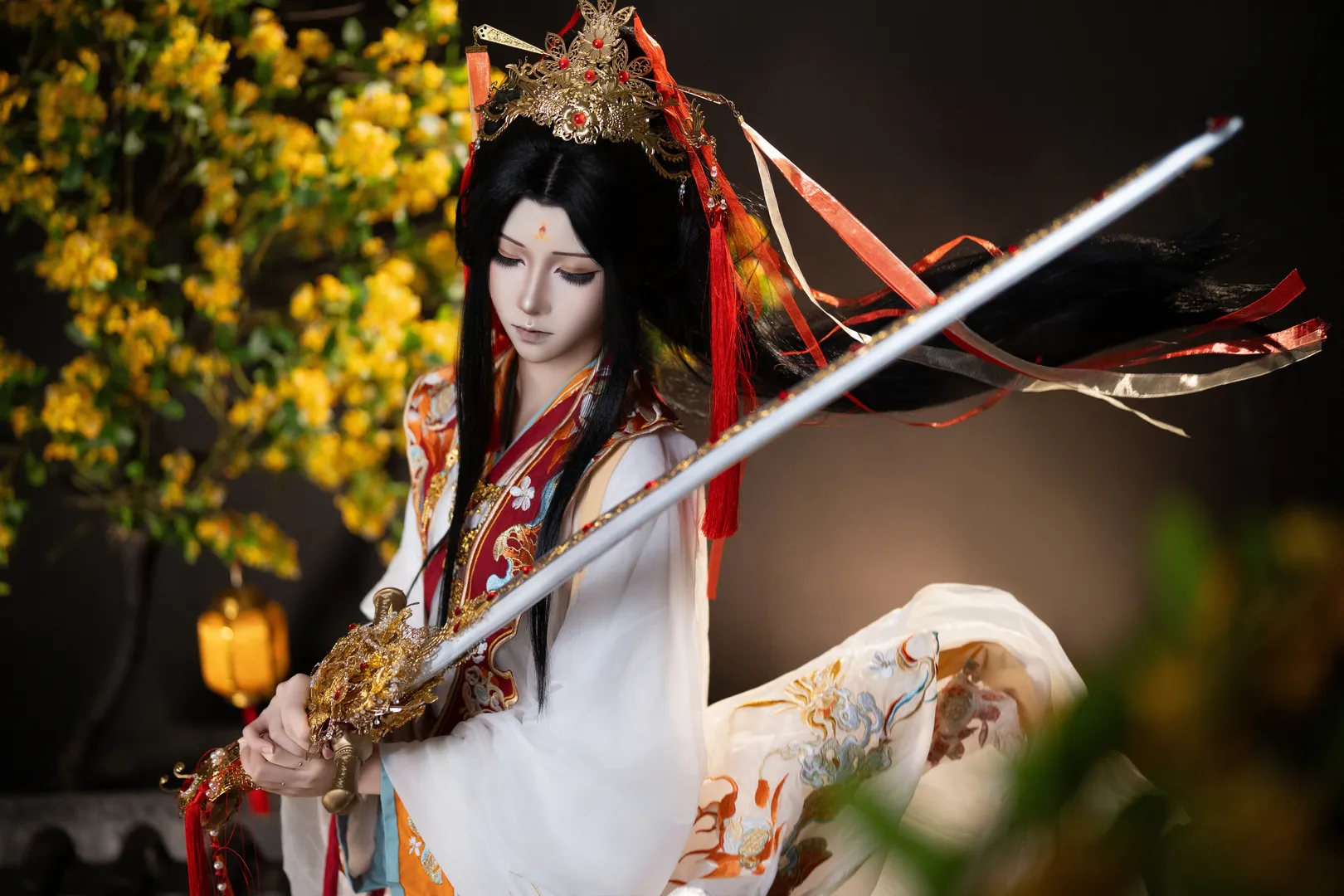 【谢怜cos】天官赐福太子悦神，万事顺遂武运昌隆 - 第 2 张