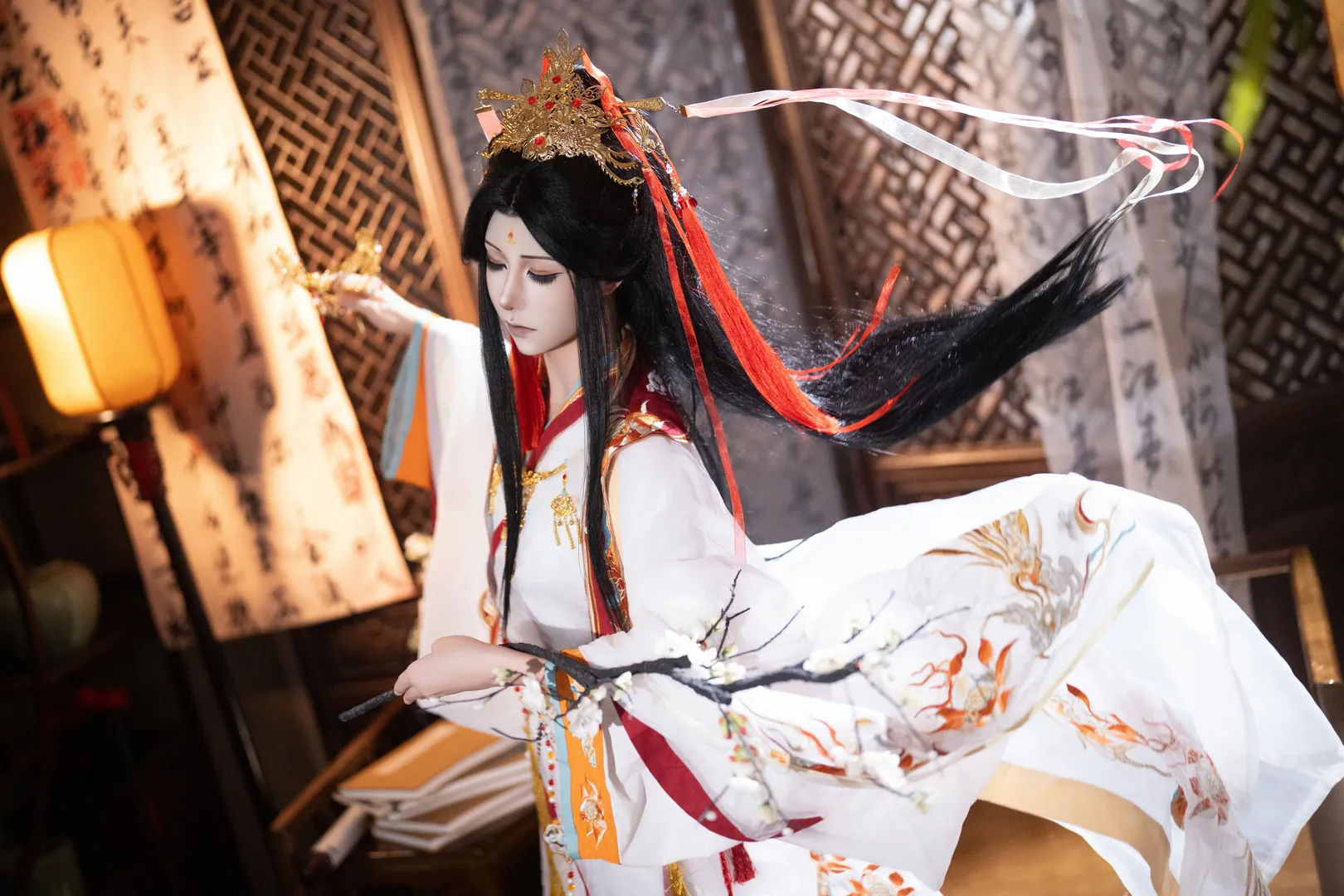【谢怜cos】天官赐福太子悦神，万事顺遂武运昌隆 - 第 3 张