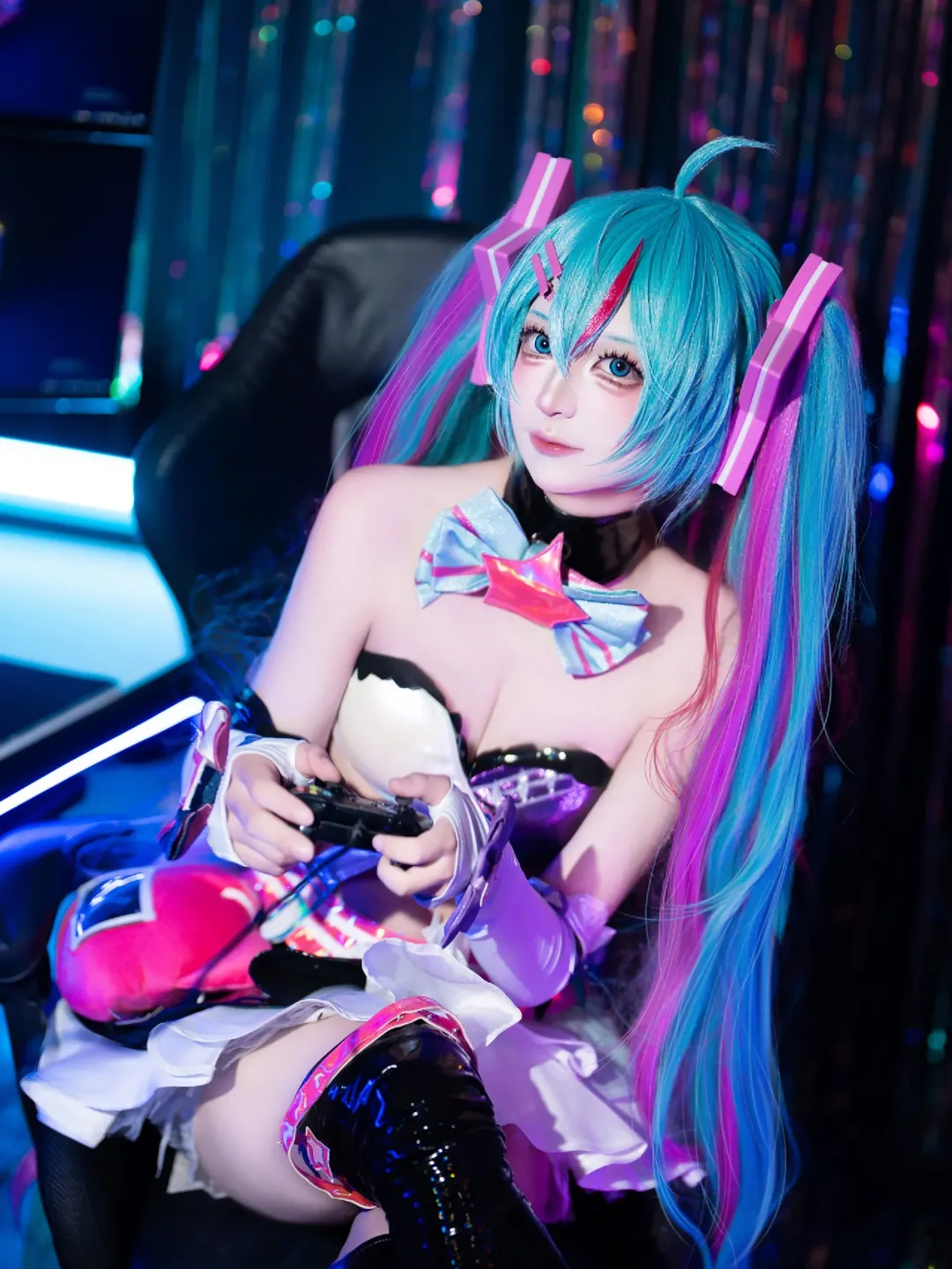 【初音未來cos】沉迷喵斯快跑的電競少女 - 第 1 張