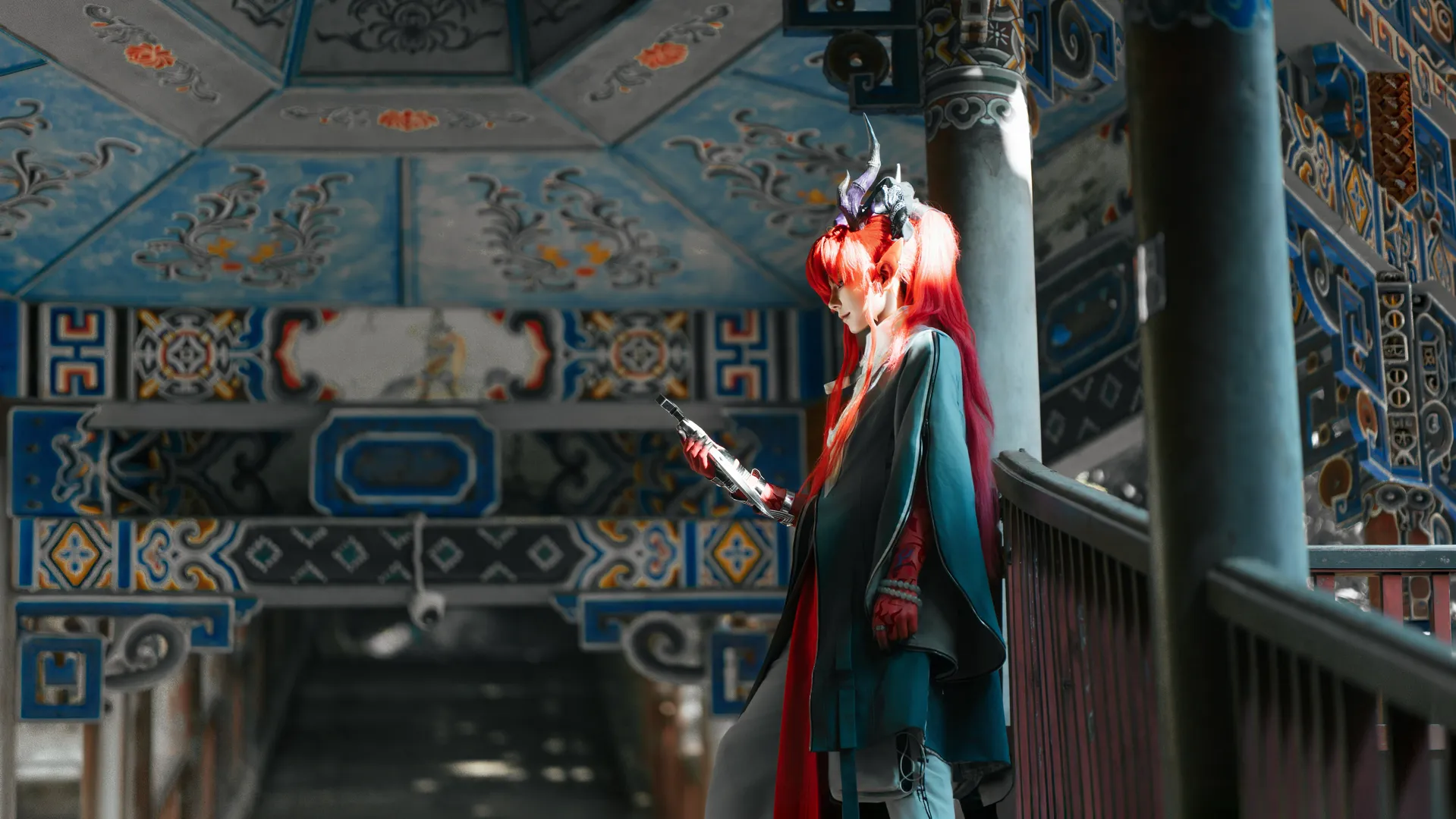 【余cos】明日方舟外景正片，红发青衣感受人间烟火 - 第 2 张