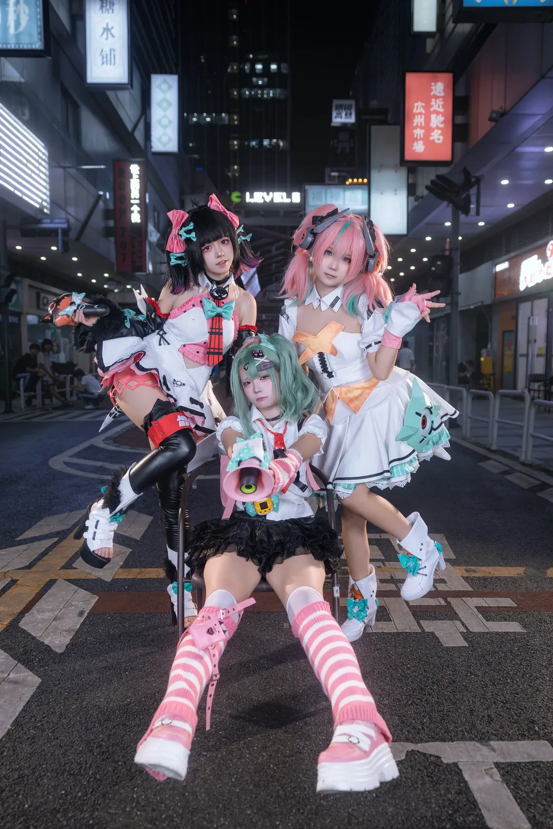 【爱芮cos】绝区零三小只的夜晚街头出片记录 - 第 3 张