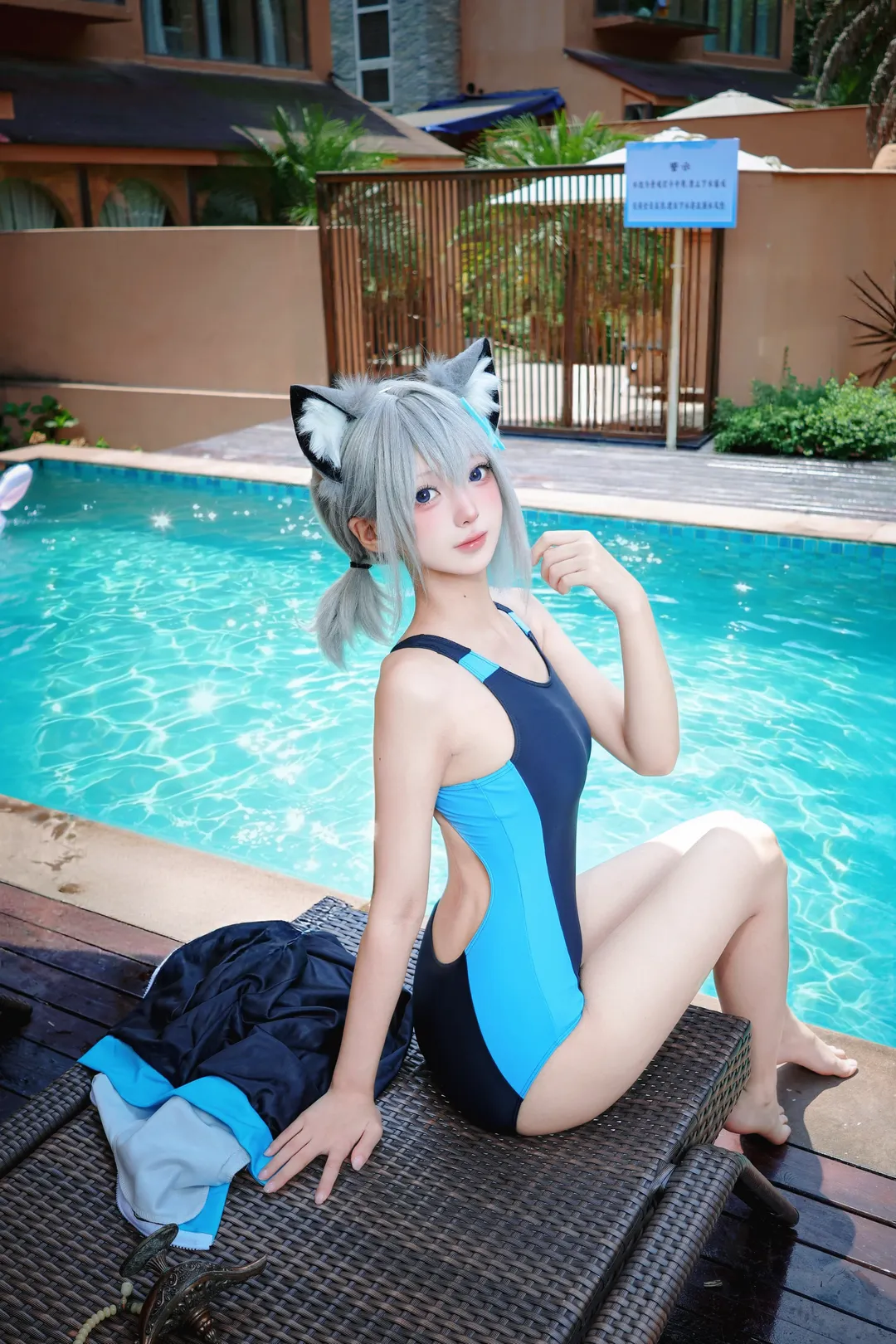 【蔚蓝档案cos】晒黑前的夏日泳池留影 - 第 3 张