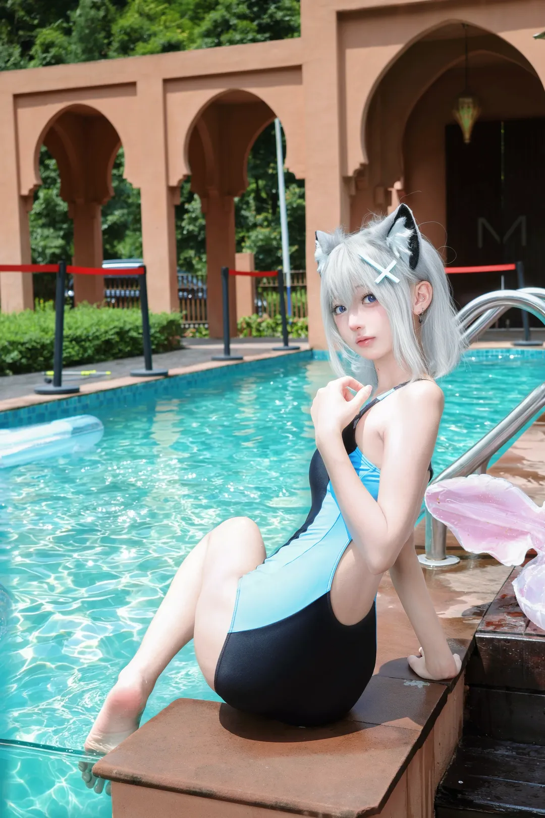 【蔚蓝档案cos】晒黑前的夏日泳池留影 - 第 4 张