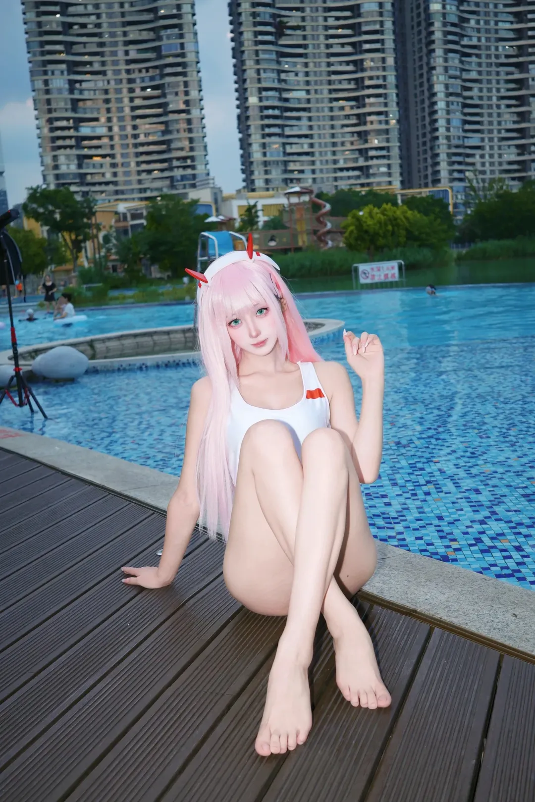 【02cos】DARLINGintheFRANXX 泳池边的夏日写真 - 第 1 张