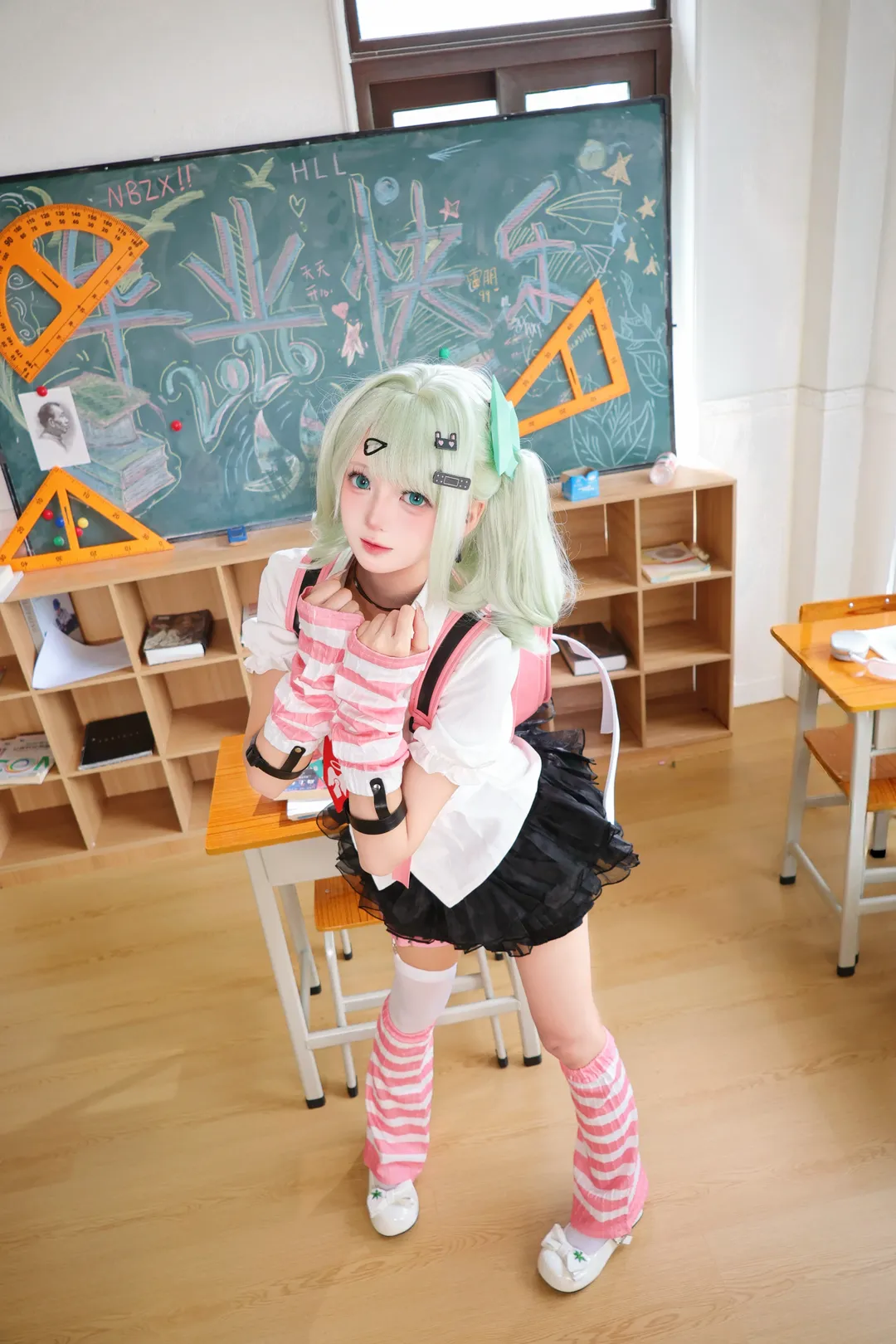【千夏cos】转学来到现实教室的日常分享 - 第 3 张