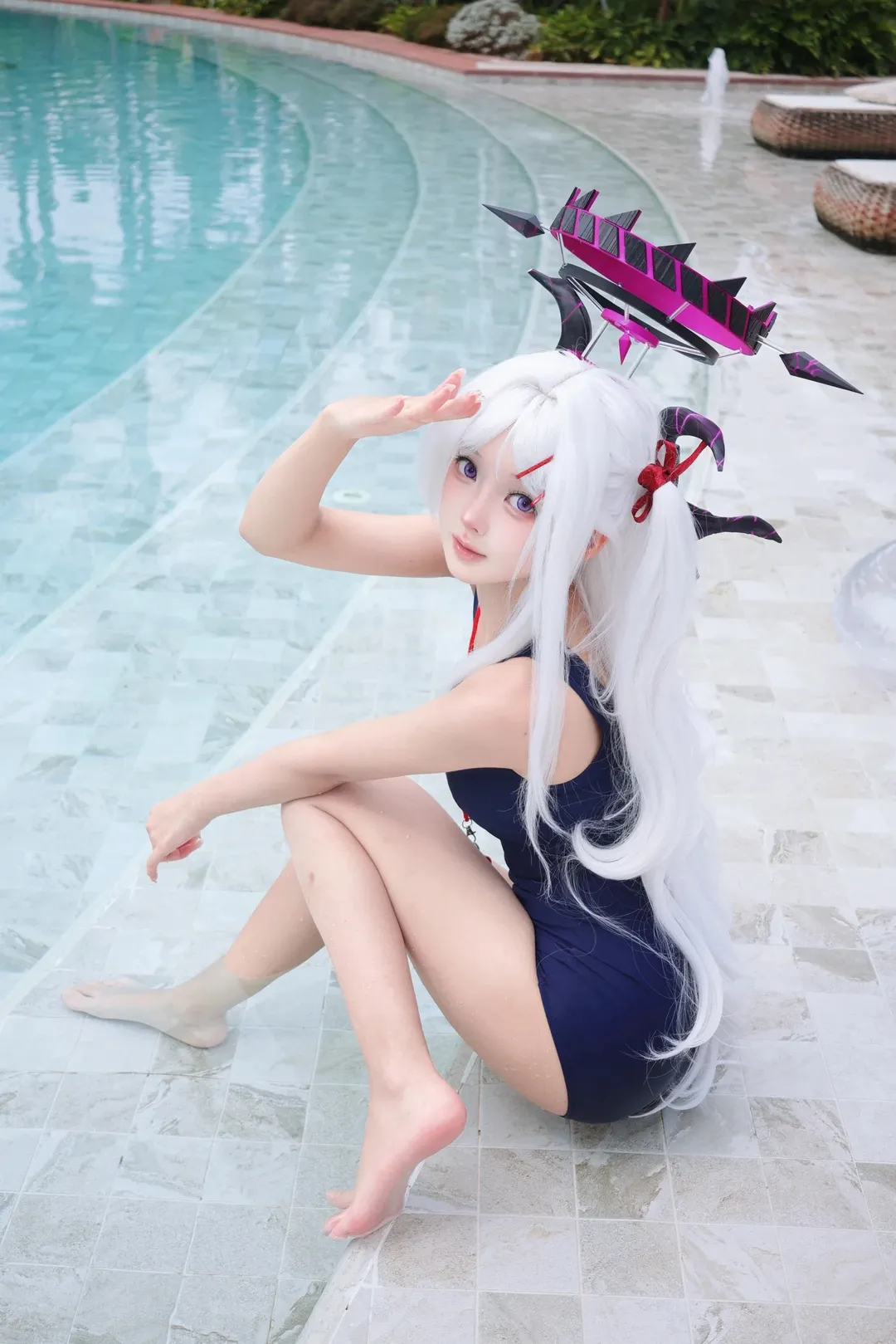 【蔚蓝档案cos】恶魔学姐的泳池清凉一夏 - 第 2 张