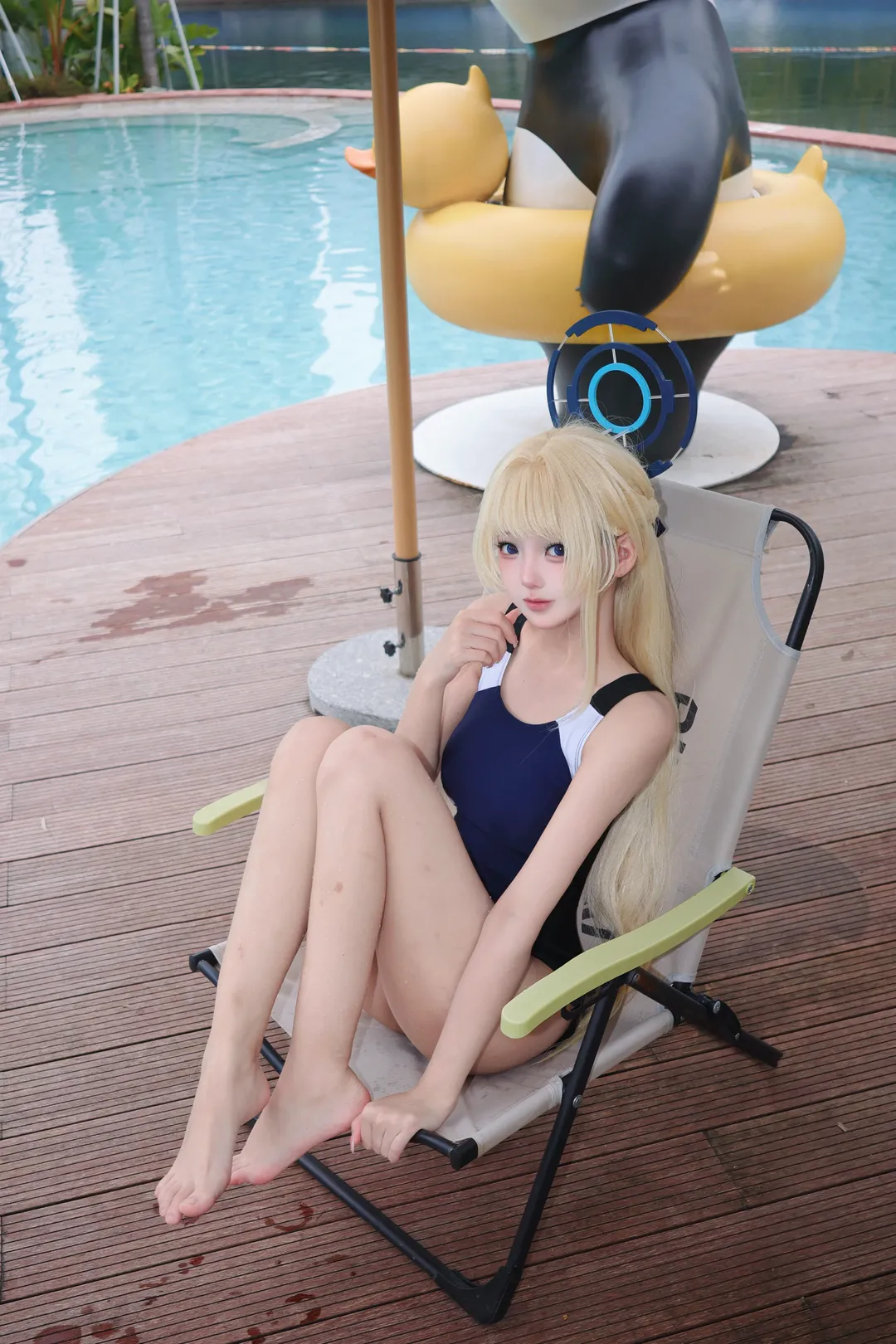蔚蓝档案泳装cos 泳池边的清凉夏日写真 - 第 2 张