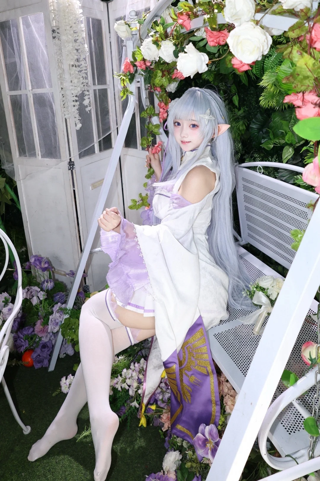 【爱蜜莉雅cos】白丝精灵少女的花园秋千拍摄记录 - 第 1 张