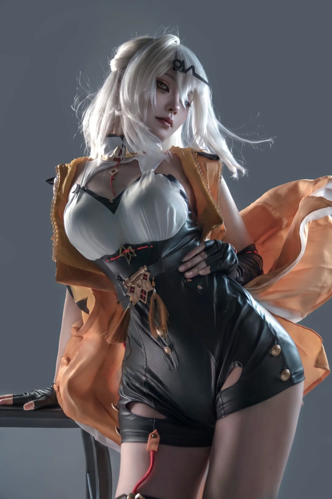 【儀玄cos】絕區零白棚拍攝，皮衣質感與光影的完美碰撞 - 第 2 張