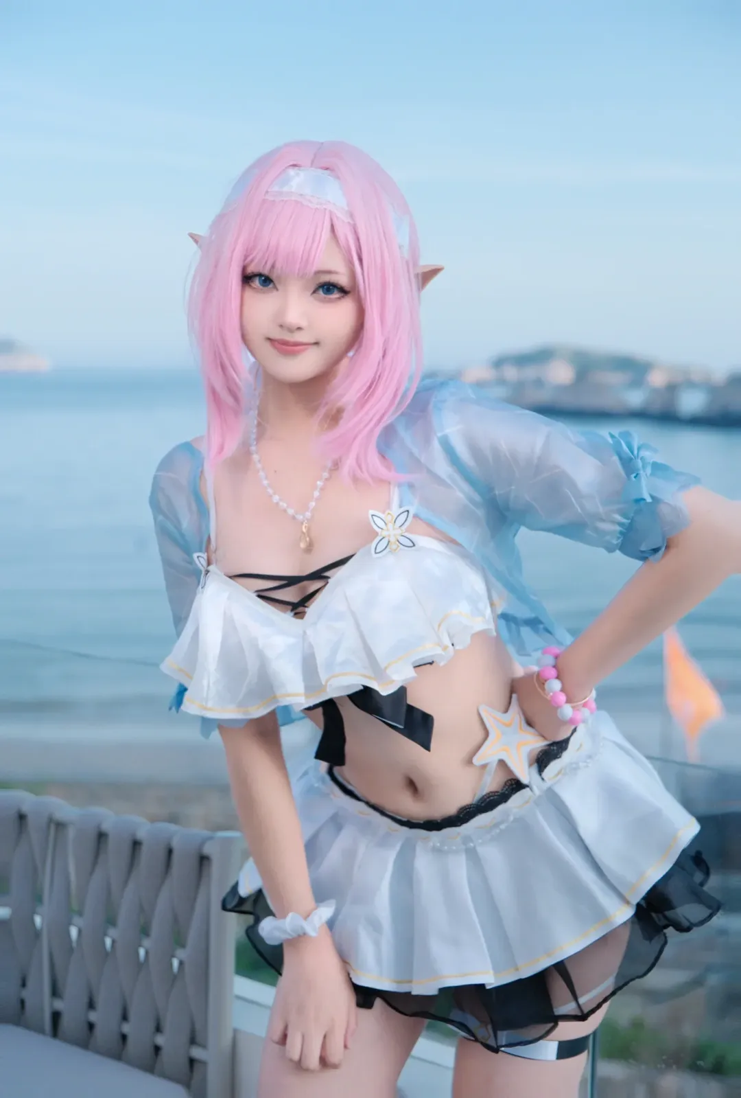 【爱莉希雅cos】花鸟岛的海边，迟到的夏日清凉 - 第 1 张