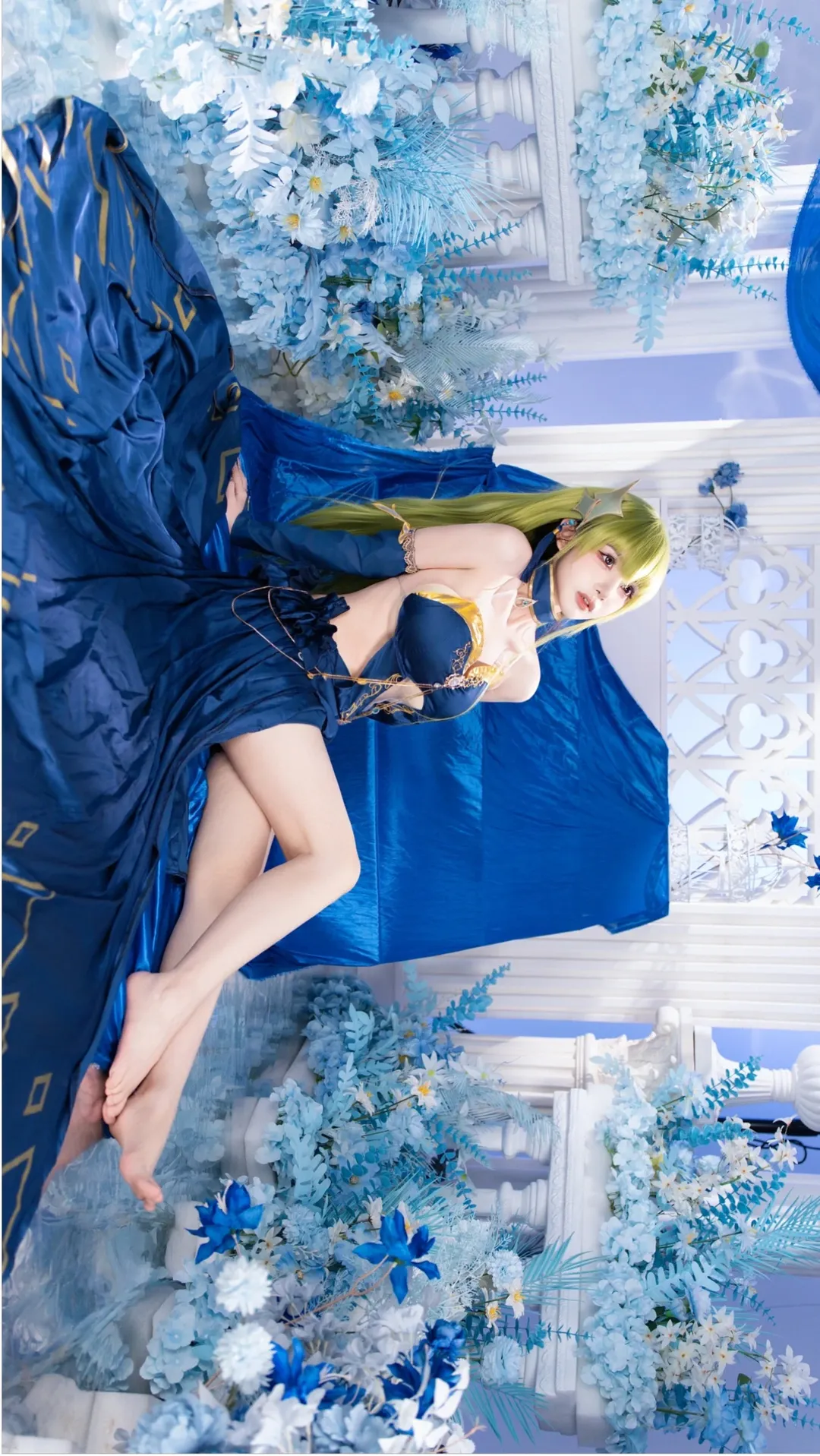【c.c.cos】藍白布景下的造型拍攝日常 - 第 1 張