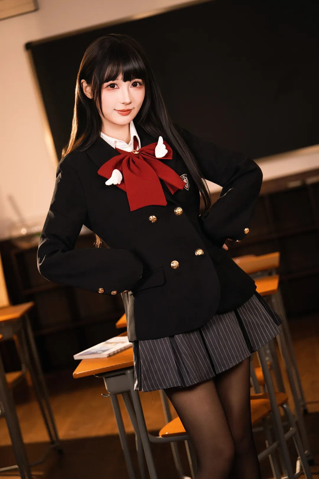 一秒回到校园时代，穿这套英伦学院风制服拍写真 - 第 2 张