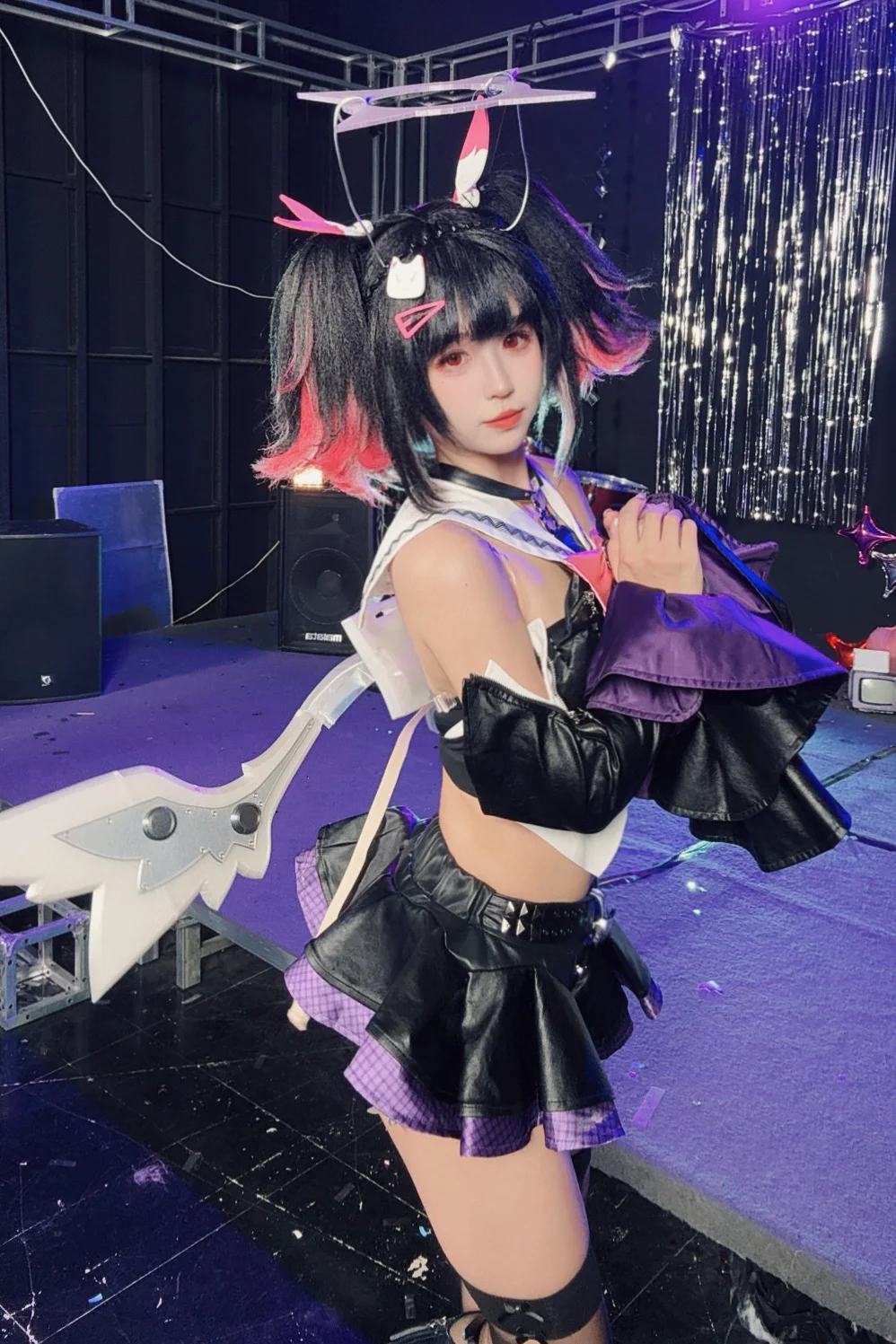 【南宫羽cos】绝区零妄想天使阵营出战，紫黑战袍质感拉满 - 第 6 张