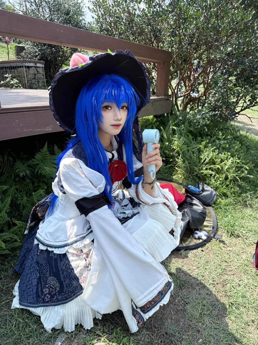比那名居天子cos 東方Project的草地外景拍攝記錄 - 第 2 張