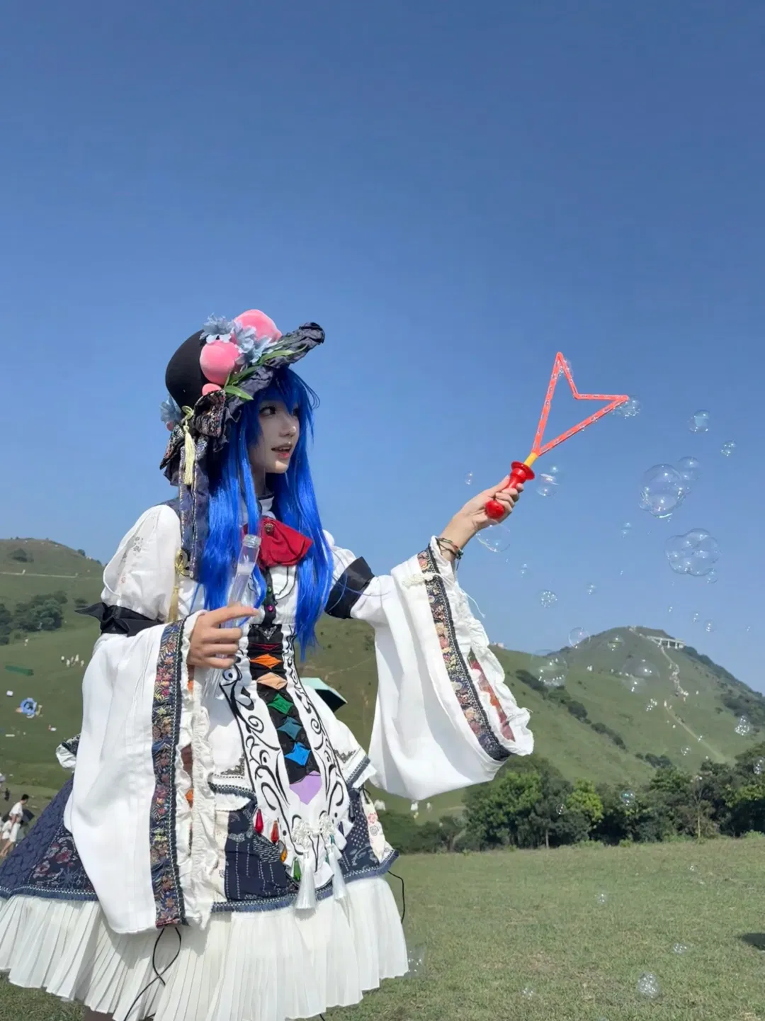 比那名居天子cos 東方Project的草地外景拍攝記錄 - 第 5 張