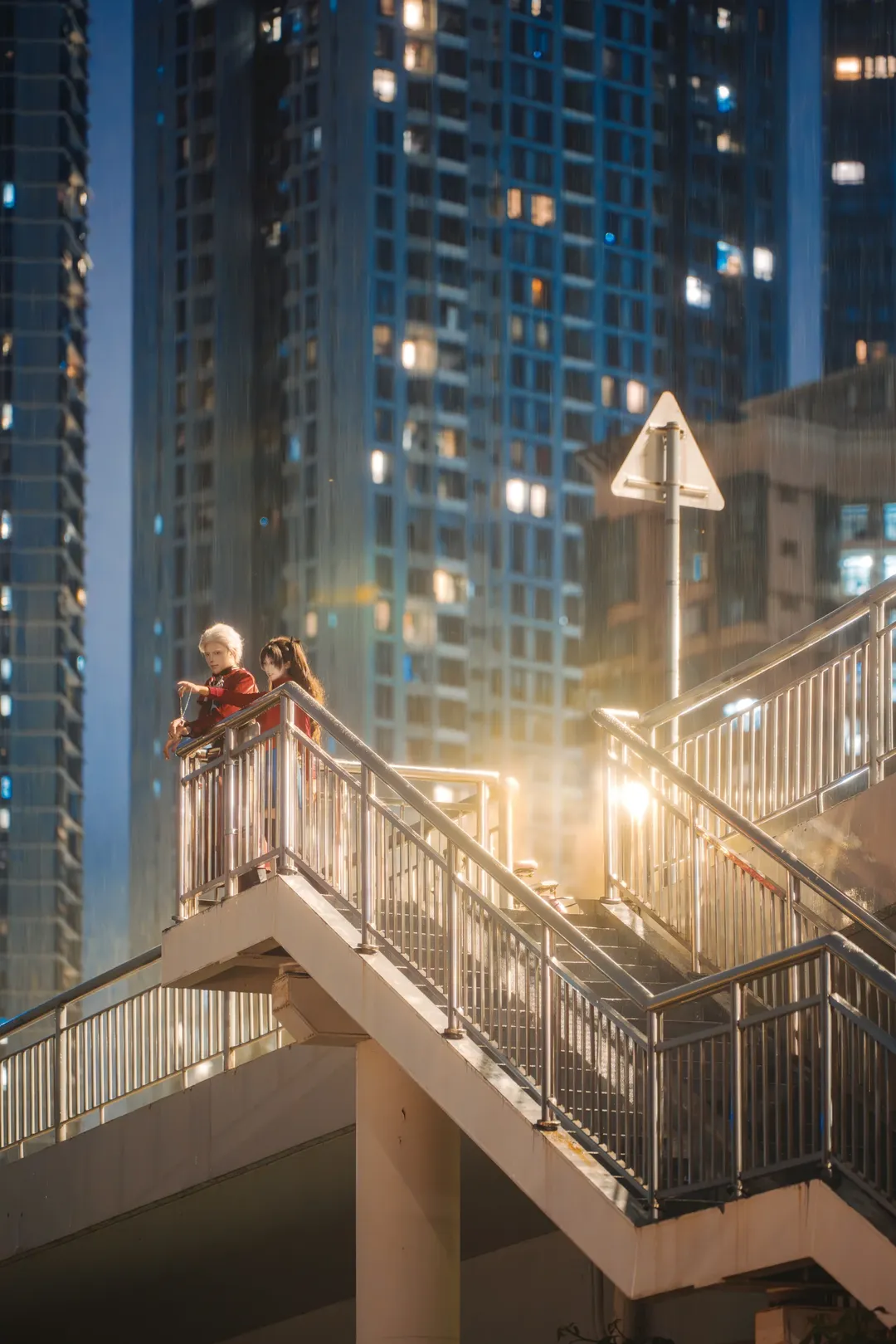 【远坂凛cos】Fate冬木大桥夜景，大雨中的圣杯战争结算 - 第 3 张