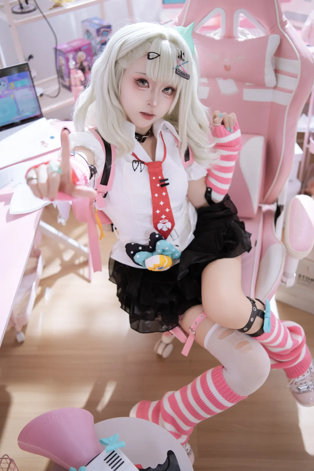【千夏cos】绝区零里的粉黑系少女 - 第 2 张