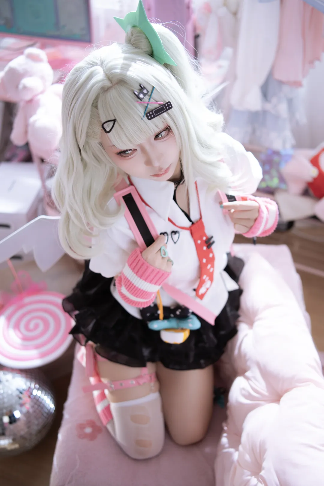 【千夏cos】绝区零里的粉黑系少女 - 第 4 张