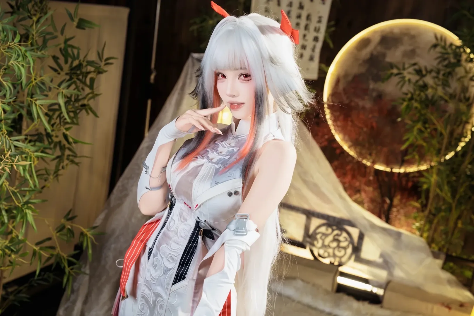 【叶瞬光cos】绝区零里的中式机能风，红白交织的帅气与性感 - 第 6 张