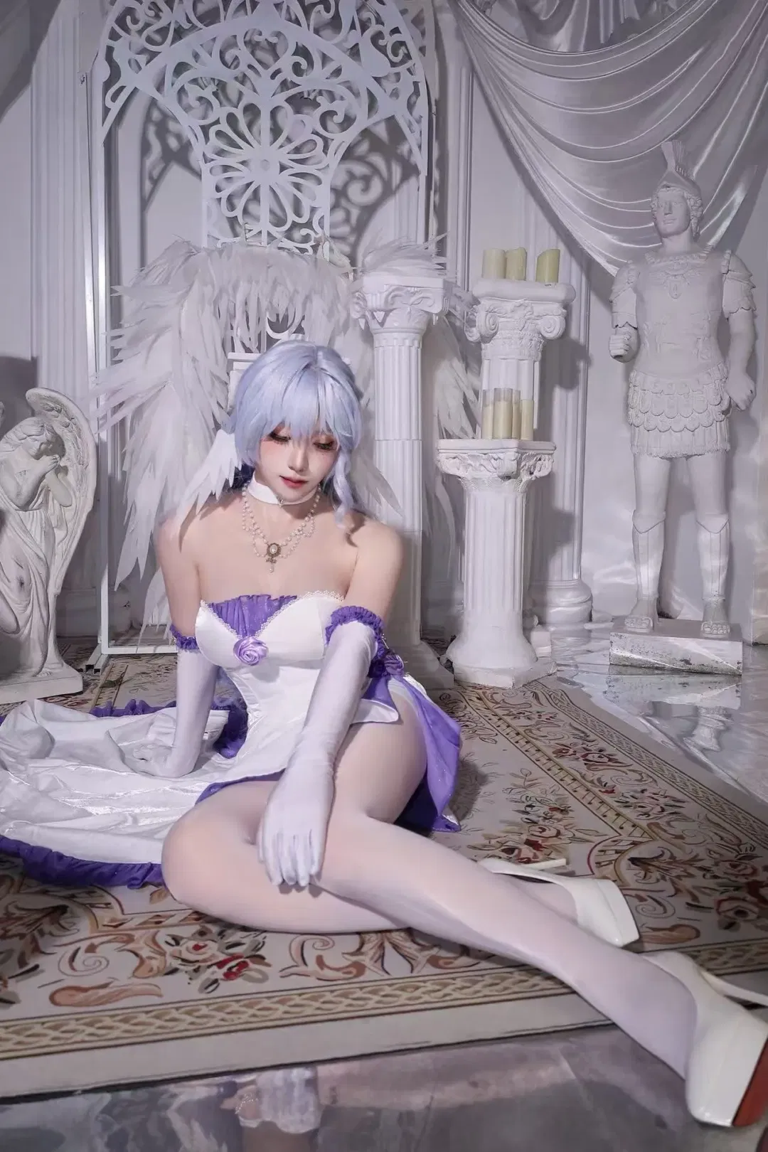 【知更鸟cos】白紫洋装与白丝高跟的唯美碰撞 - 第 1 张