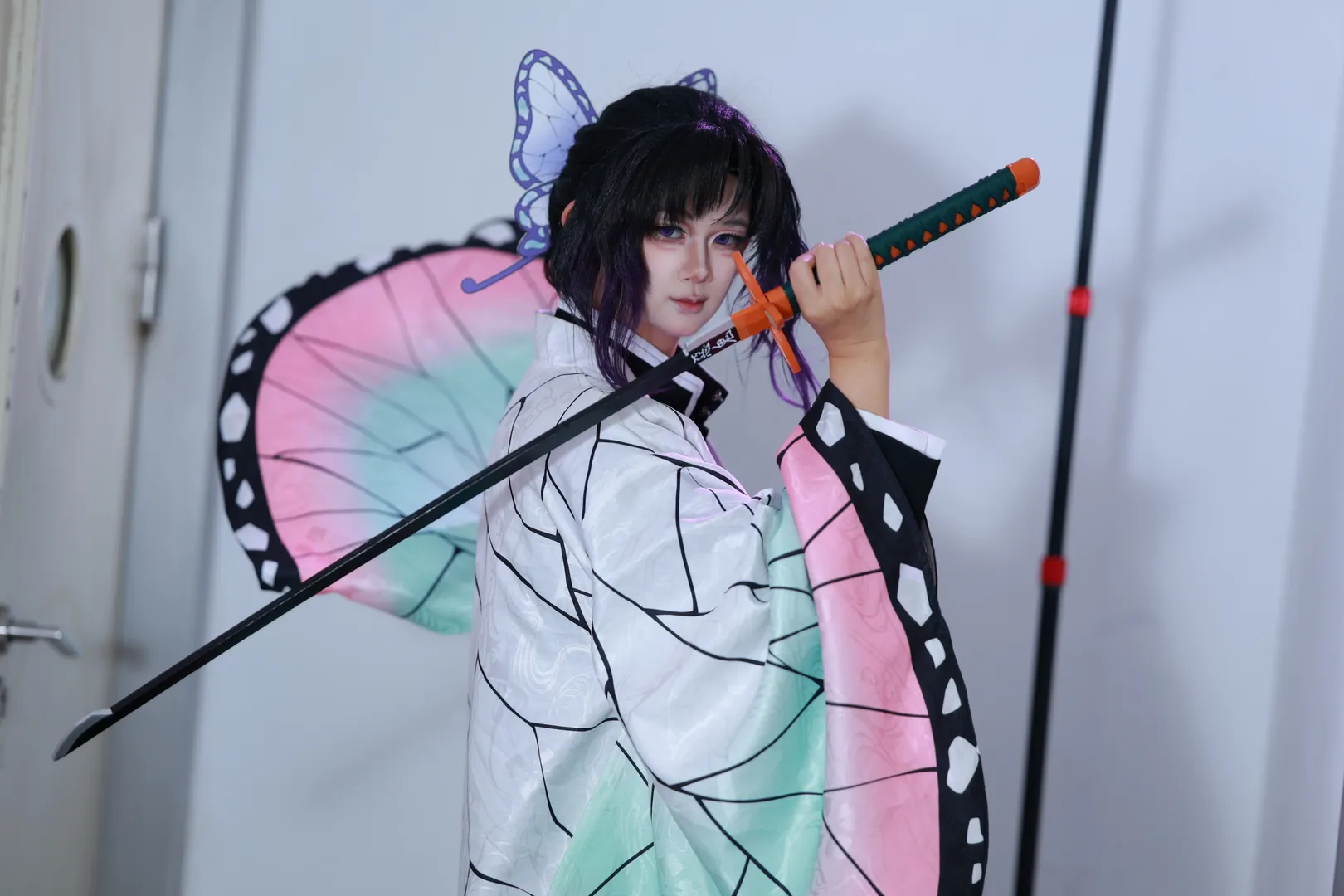 【蝴蝶忍cos】鬼滅之刃靜安大悅城場照，紫光一打動作一擺就出圖 - 第 3 張
