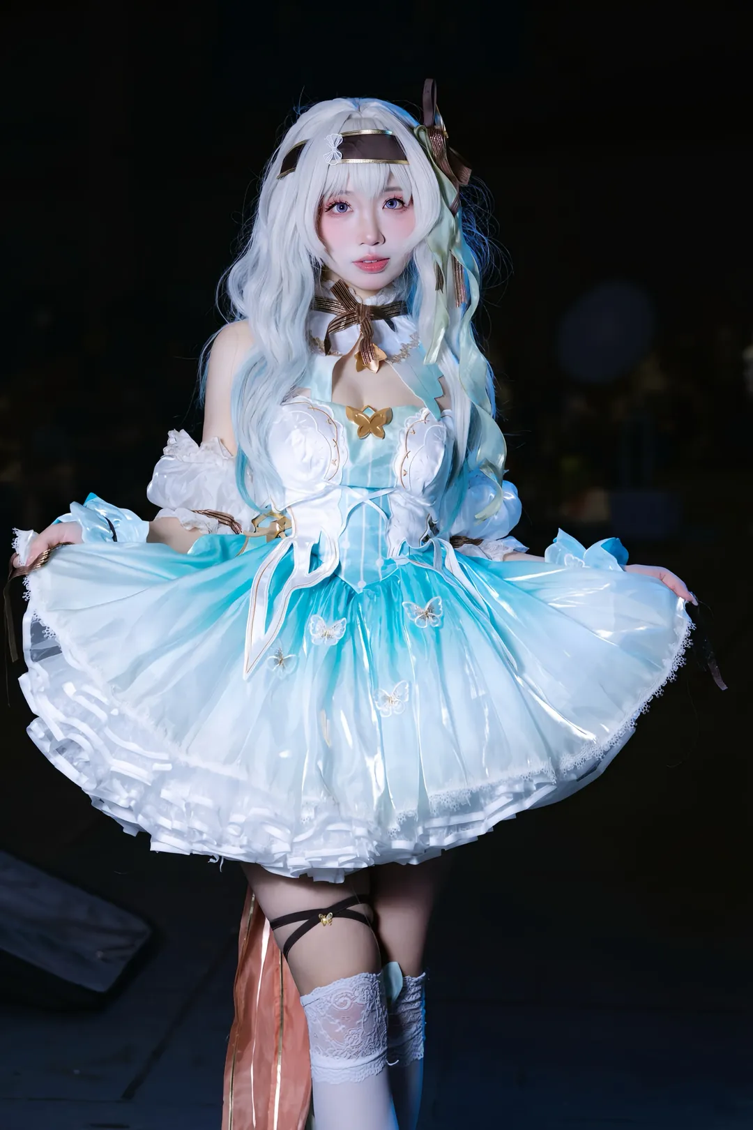 【流萤cos】崩坏星穹铁道流萤场照，白蓝色调的舞台质感 - 第 1 张