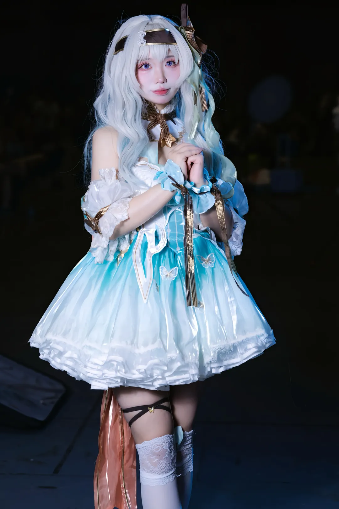 【流萤cos】崩坏星穹铁道流萤场照，白蓝色调的舞台质感 - 第 2 张