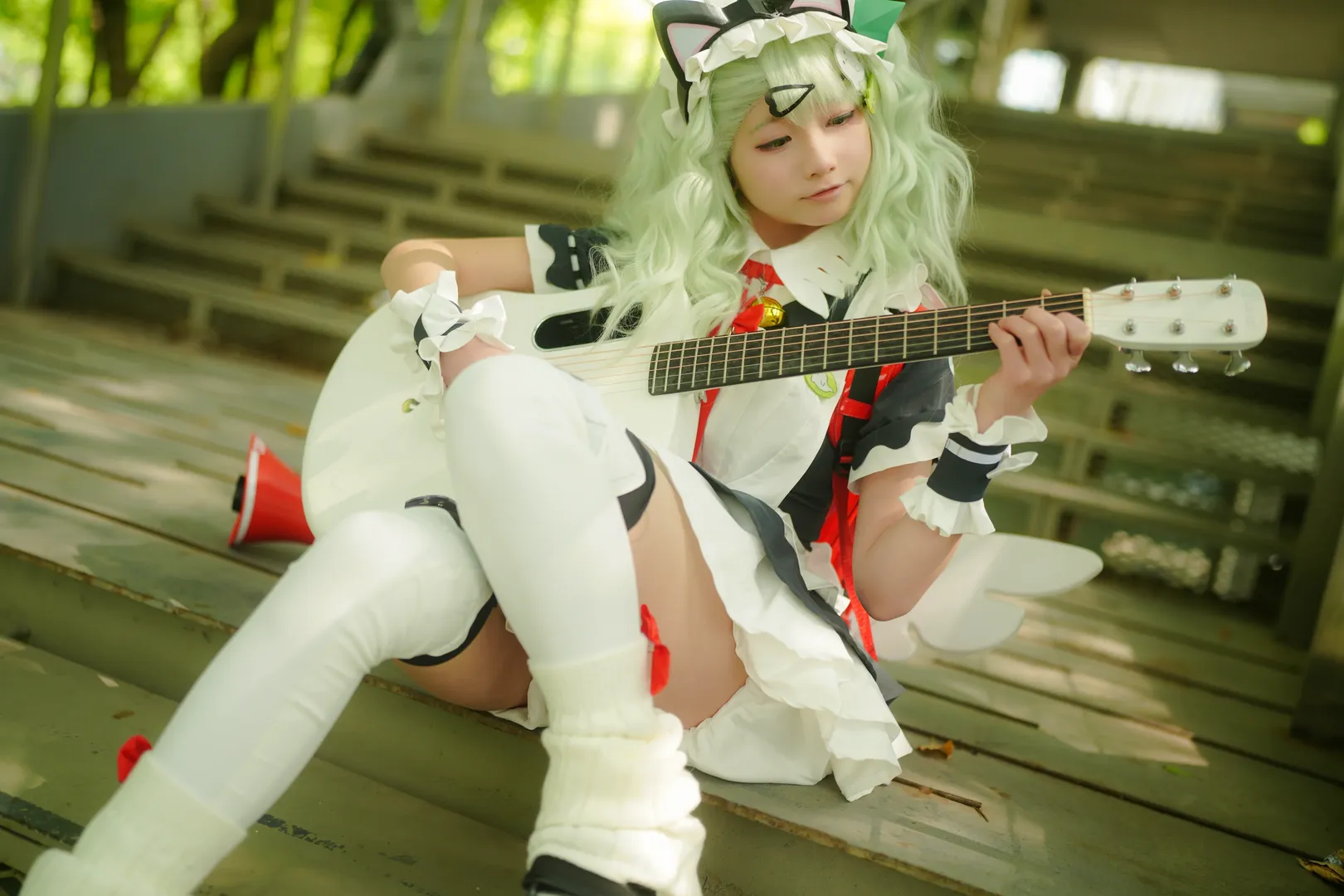 【千夏cos】绝区零小偶像的户外吉他弹唱 - 第 3 张