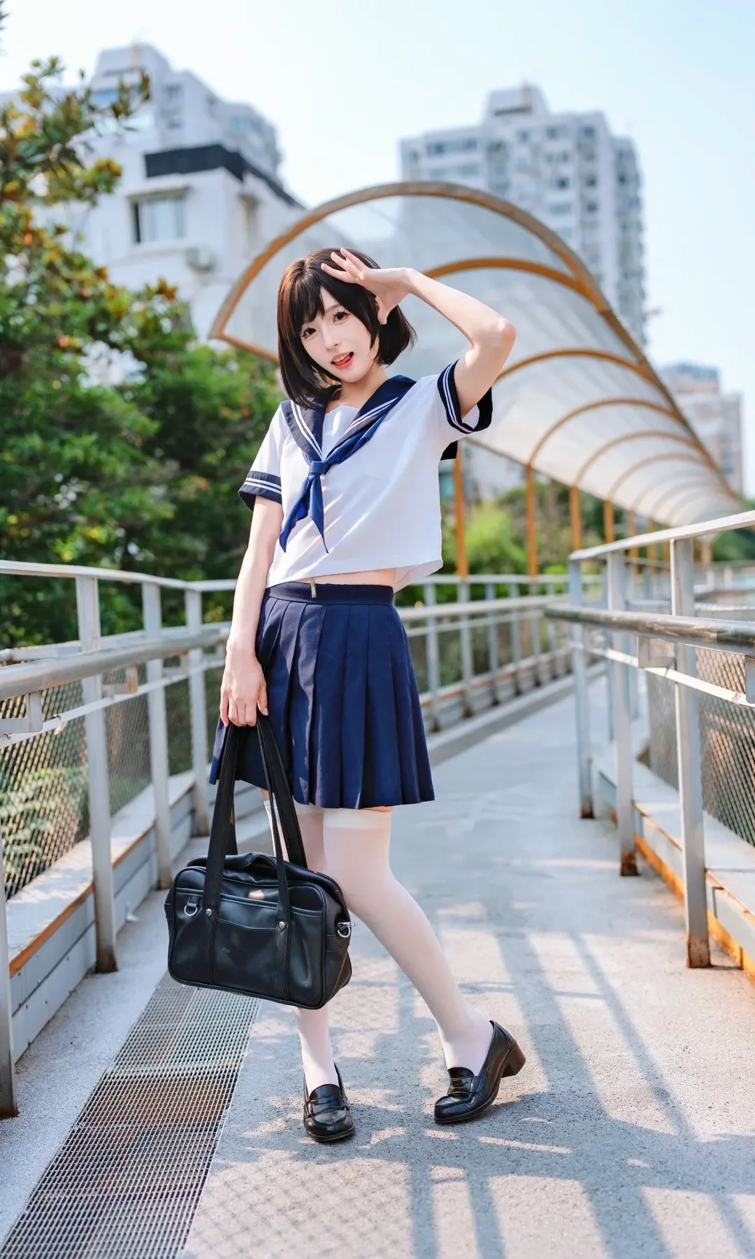 天橋上的JK制服與大風車，日系二次元感拉滿 - 第 5 張