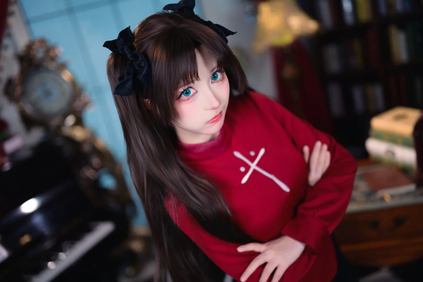 【远坂凛cos】Fate系列经典造型，红黑搭配与过膝袜的书房记录 - 第 13 张