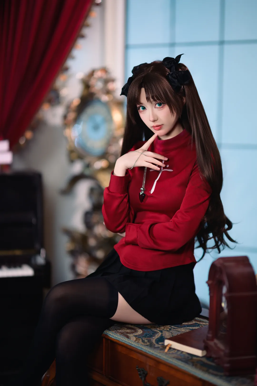 【远坂凛cos】Fate系列经典造型，红黑搭配与过膝袜的书房记录