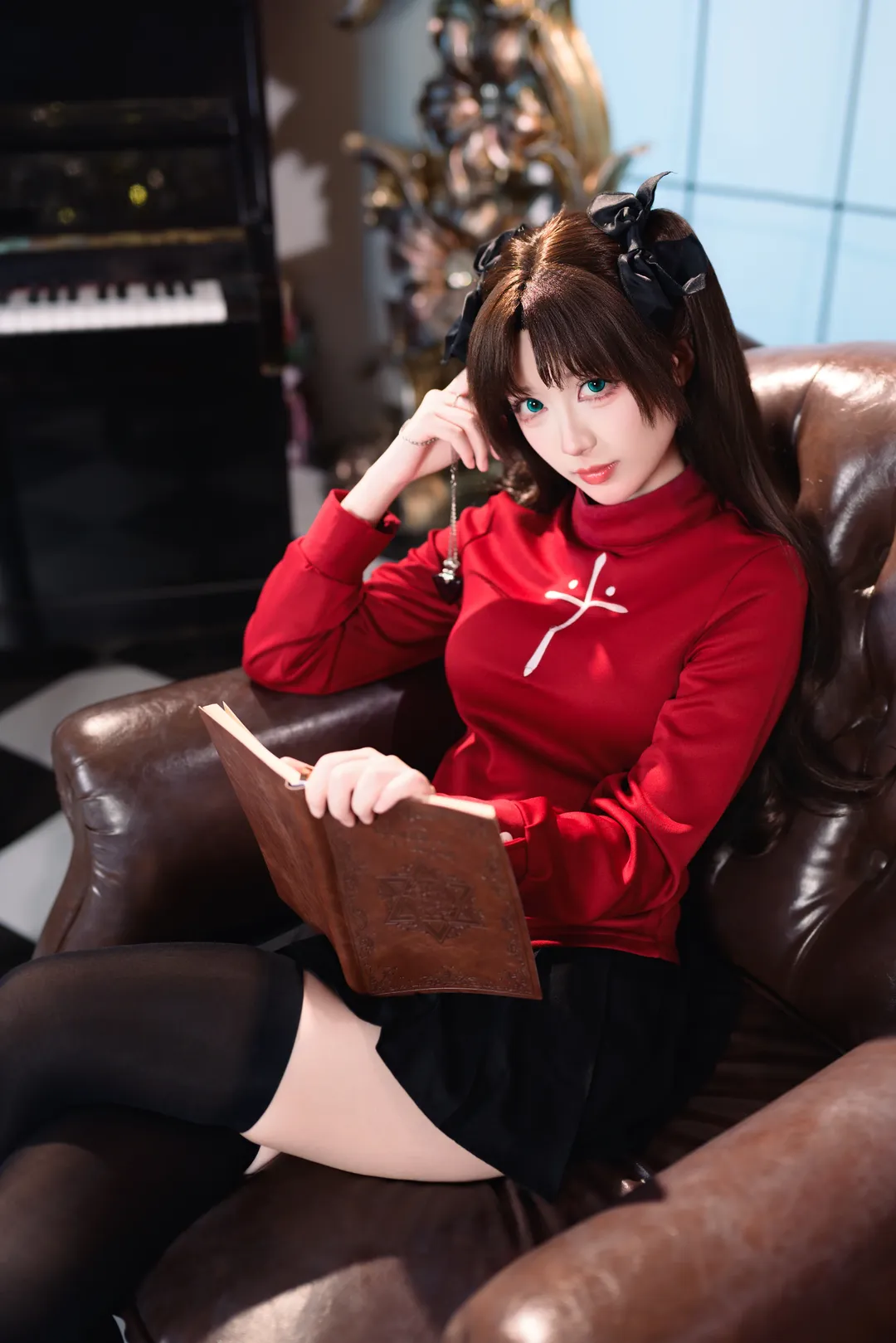 【远坂凛cos】Fate系列经典造型，红黑搭配与过膝袜的书房记录 - 第 9 张