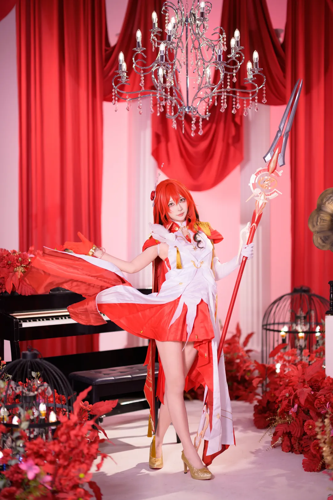 【姬子cos】崩坏星穹铁道姬子启行，红白礼服与长枪的华丽碰撞 - 第 1 张