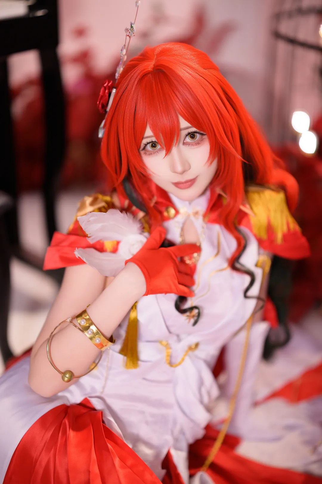 【姬子cos】崩坏星穹铁道姬子启行，红白礼服与长枪的华丽碰撞 - 第 4 张
