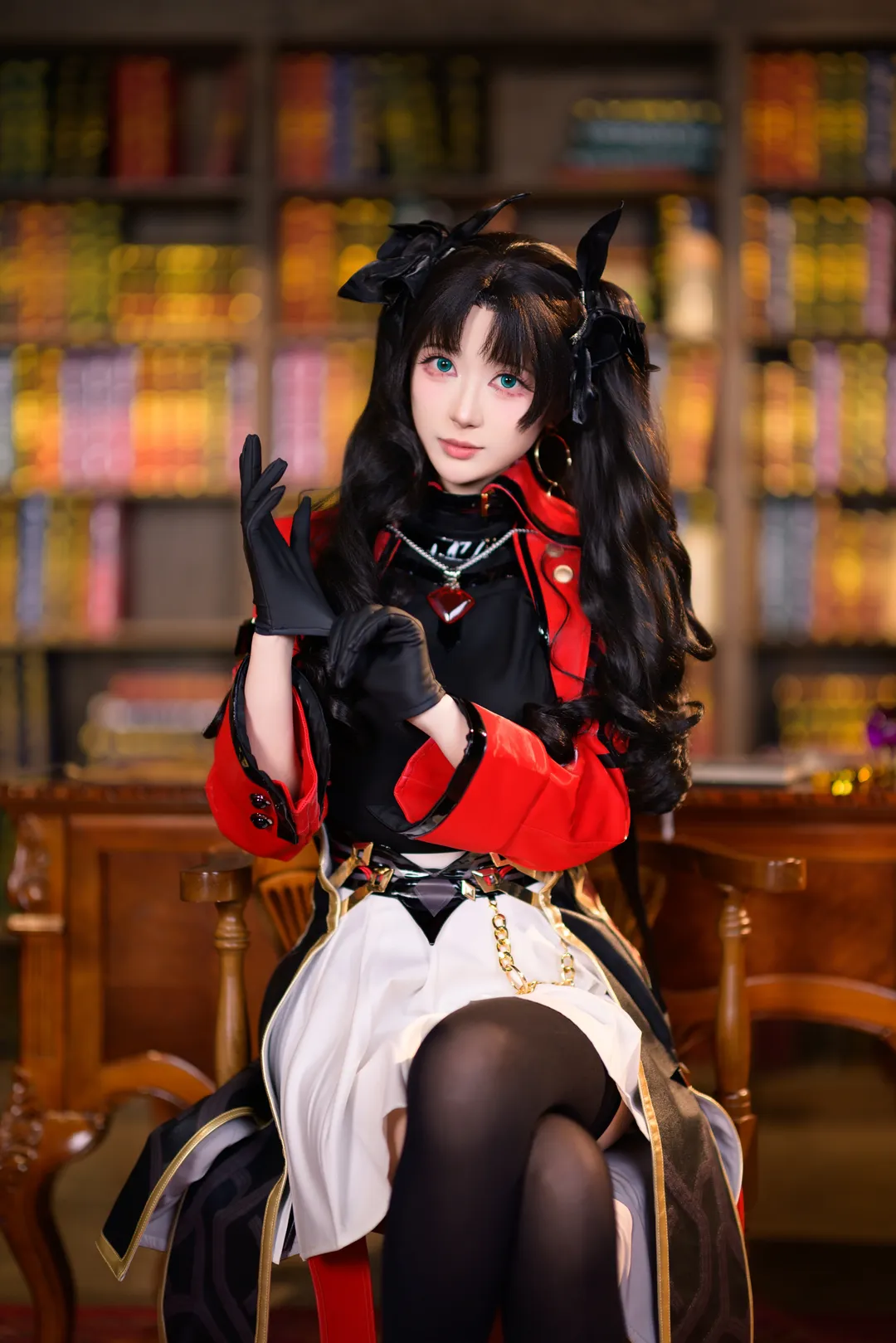 【远坂凛cos】崩坏星穹铁道的红黑皮衣造型 - 第 4 张