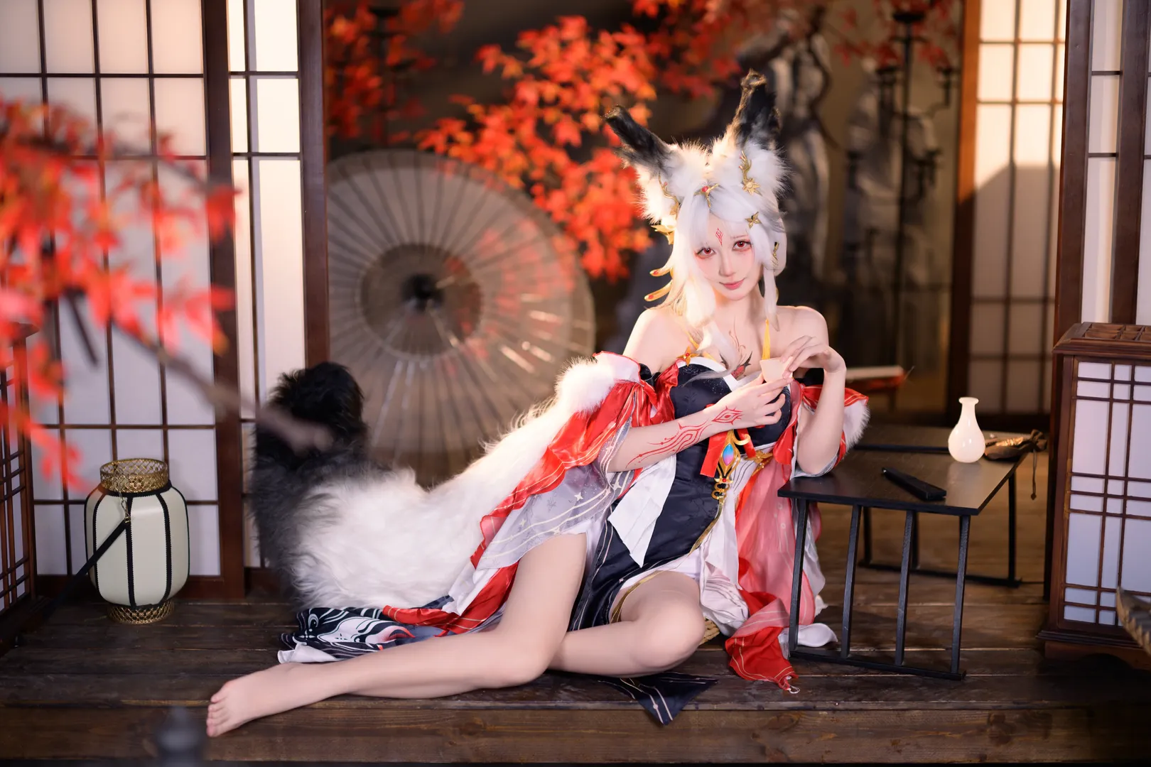 【心月狐cos】鸣潮狐妖的秋日慵懒 - 第 3 张