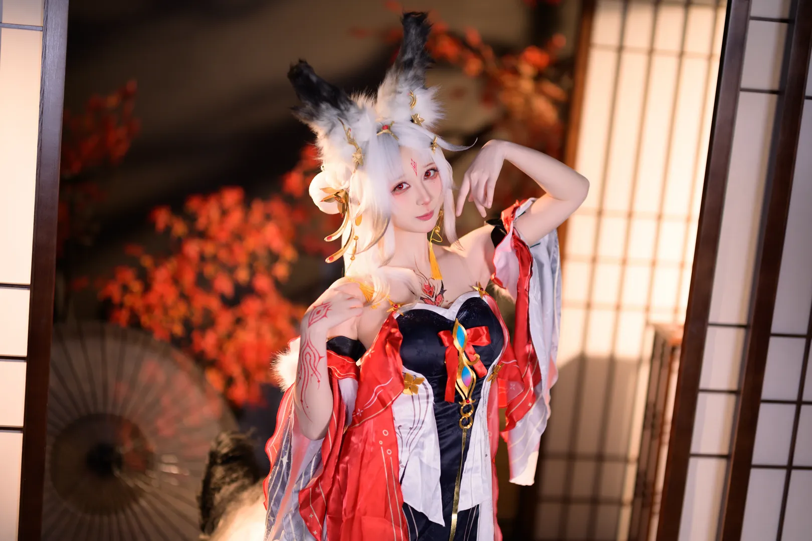 【心月狐cos】鸣潮狐妖的秋日慵懒 - 第 4 张