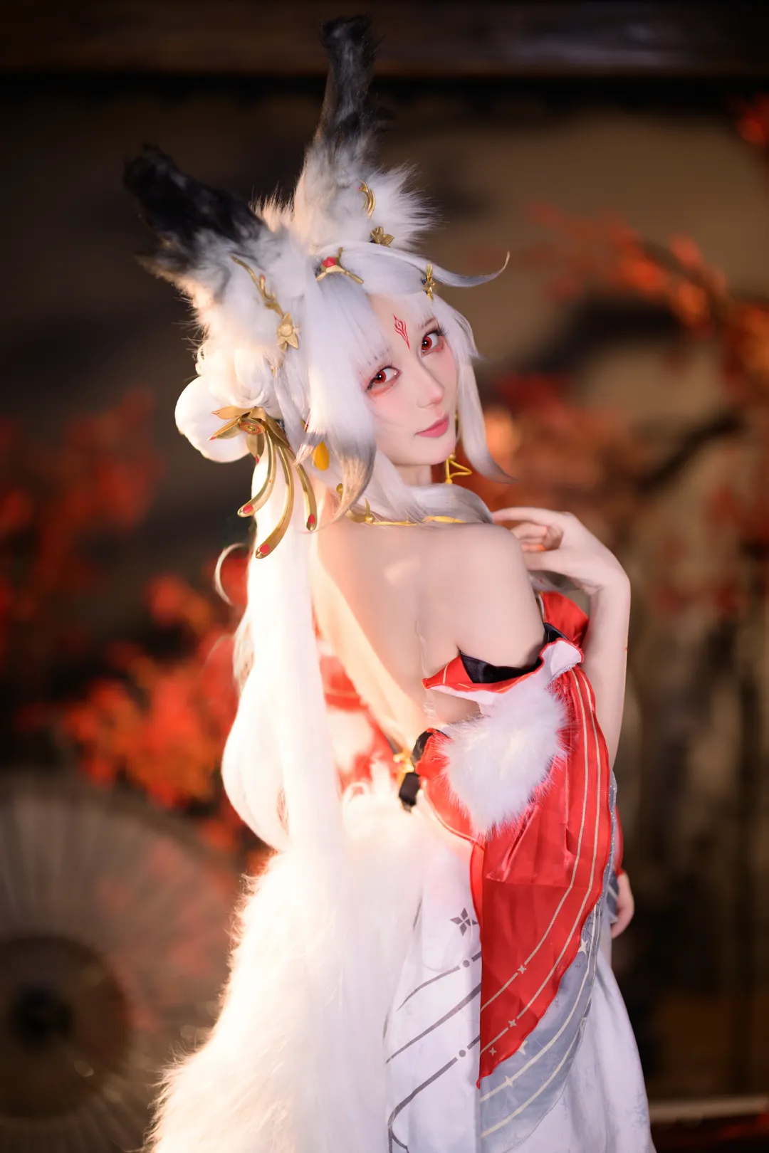 【心月狐cos】鸣潮狐妖的秋日慵懒 - 第 5 张