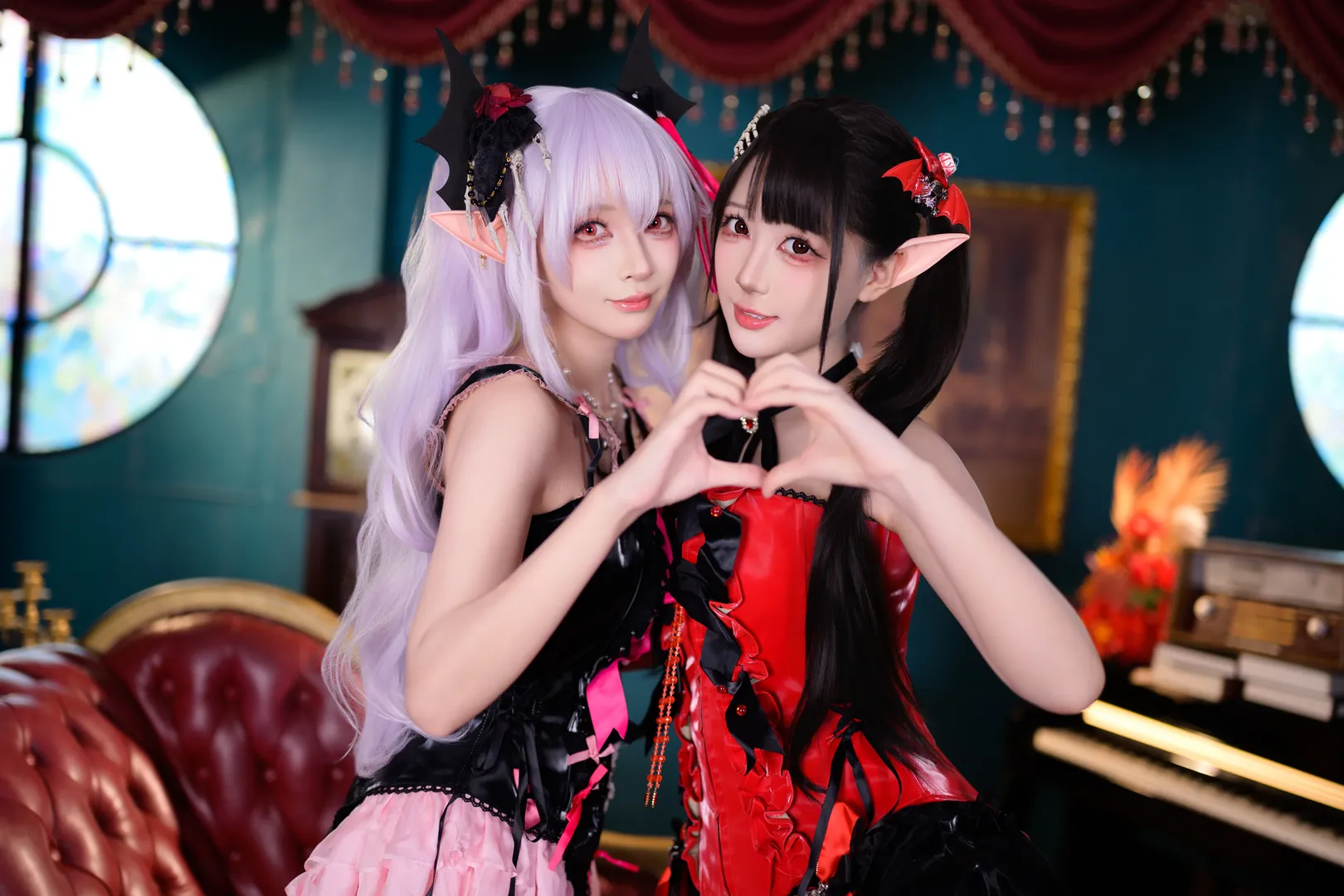 暗黑系Lolita小惡魔雙子寫真，紅黑哥特風氛圍感拉滿 - 第 3 張