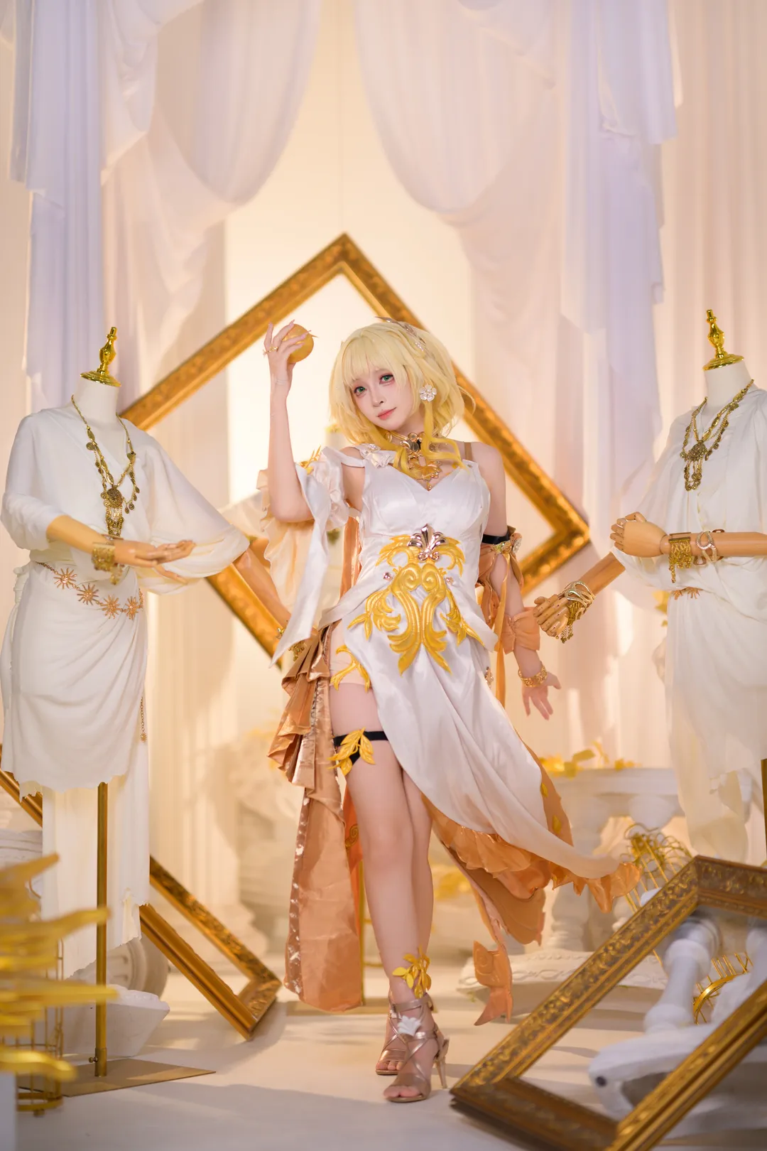 【阿格莱雅cos】崩坏星穹铁道 金色权杖与古典幻想 - 第 1 张
