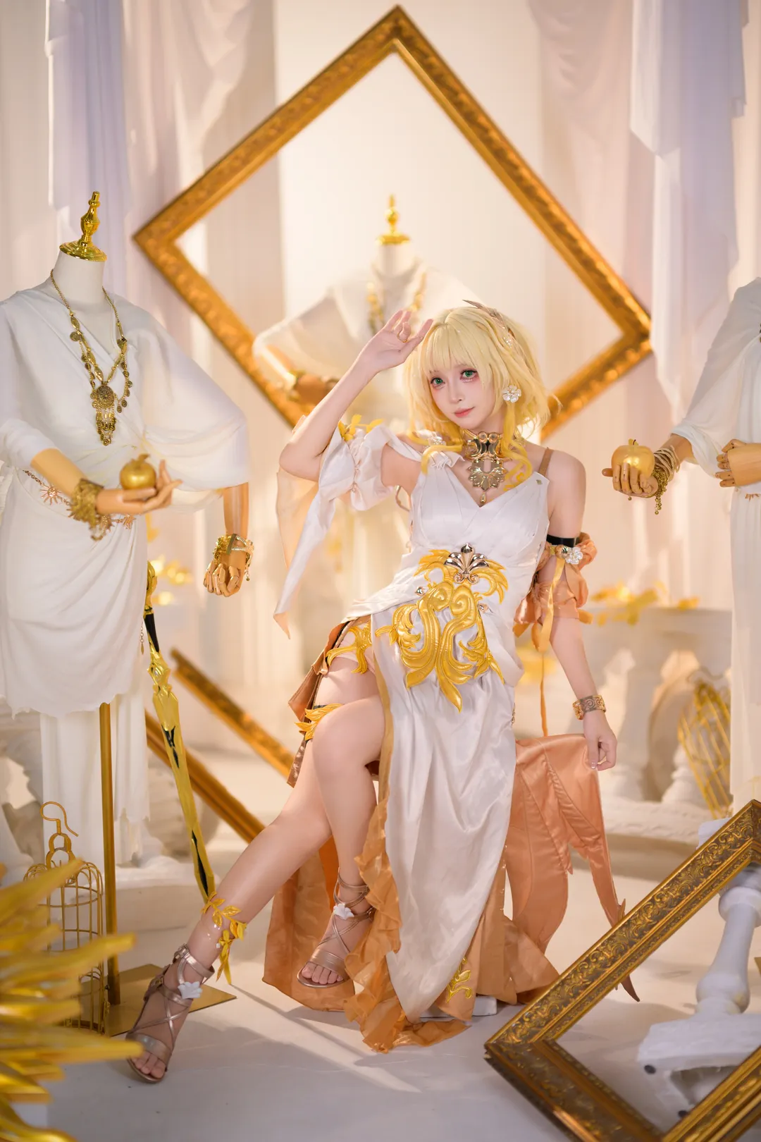 【阿格莱雅cos】崩坏星穹铁道 金色权杖与古典幻想 - 第 4 张