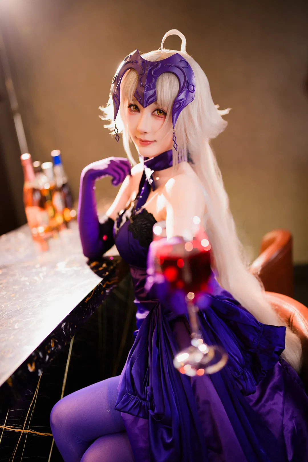 【黑贞cos】FGO黑贞礼服酒吧夜景写真 - 第 1 张