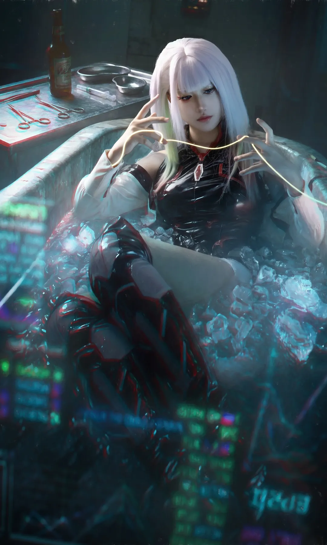 【露西cos】赛博朋克边缘行者：黑客舱里的冰与光 - 第 1 张