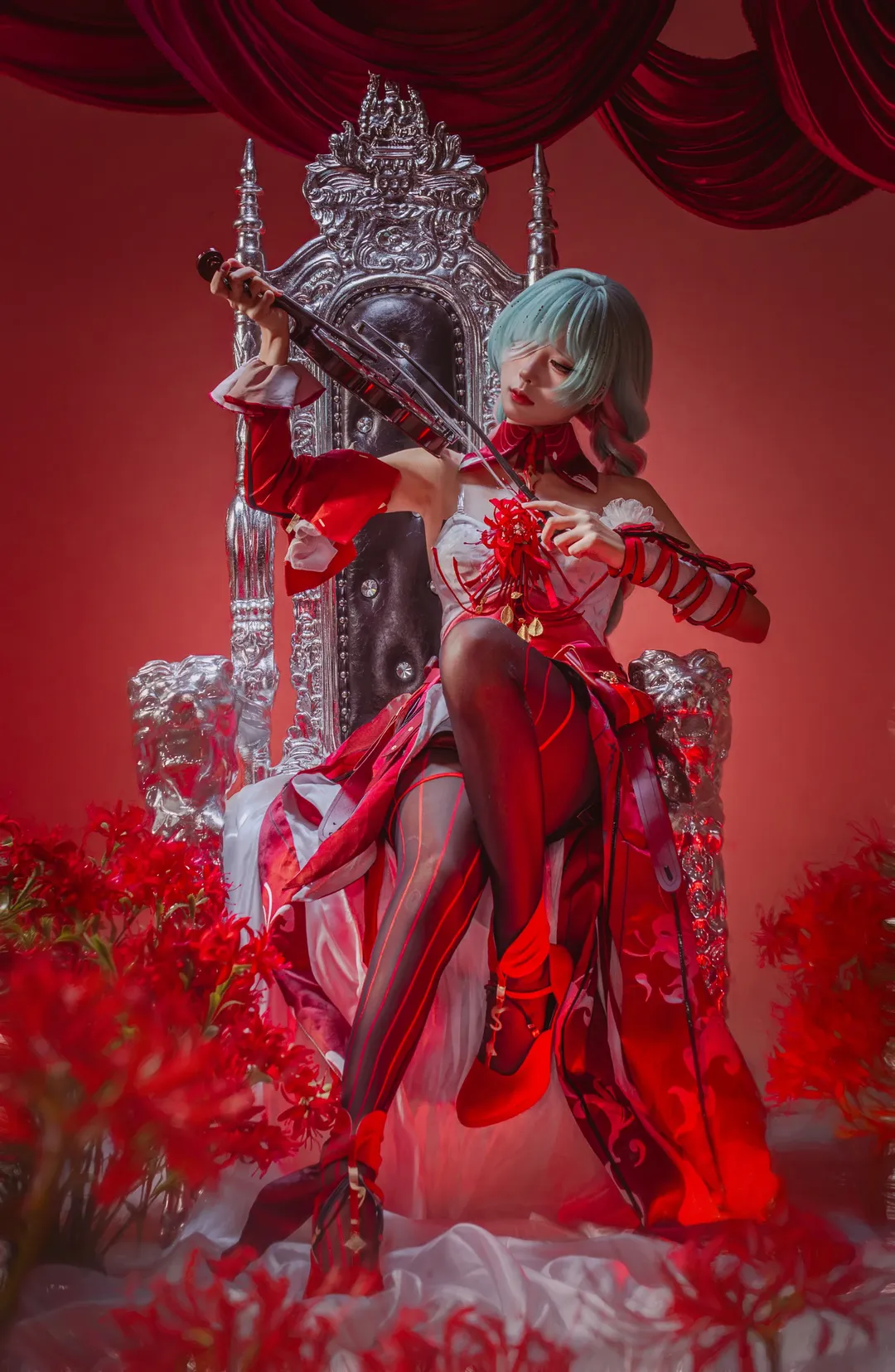 【弗洛洛cos】鳴潮紅黑哥特風華麗呈現 - 第 3 張