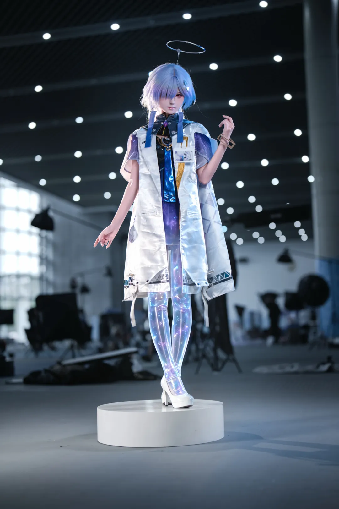 【莫宁cos】鸣潮漫展场照，镭射星空与机械光环的碰撞 - 第 10 张